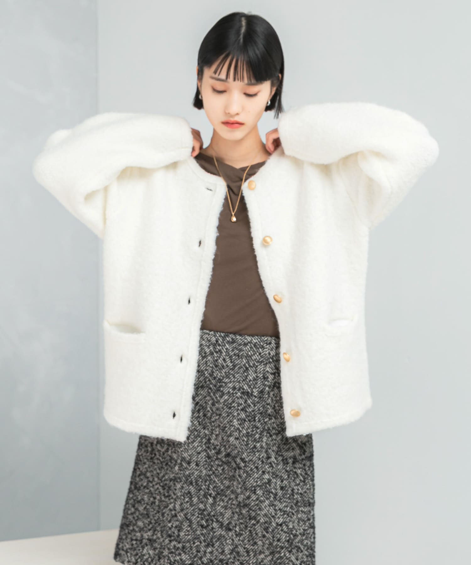 OFF WHITE