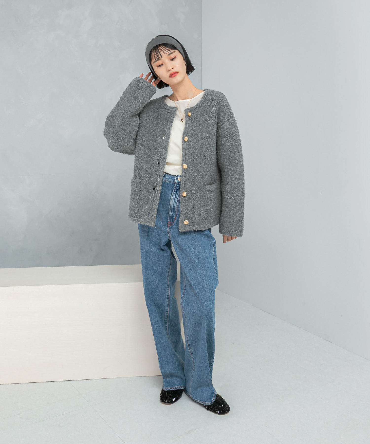 GRAY