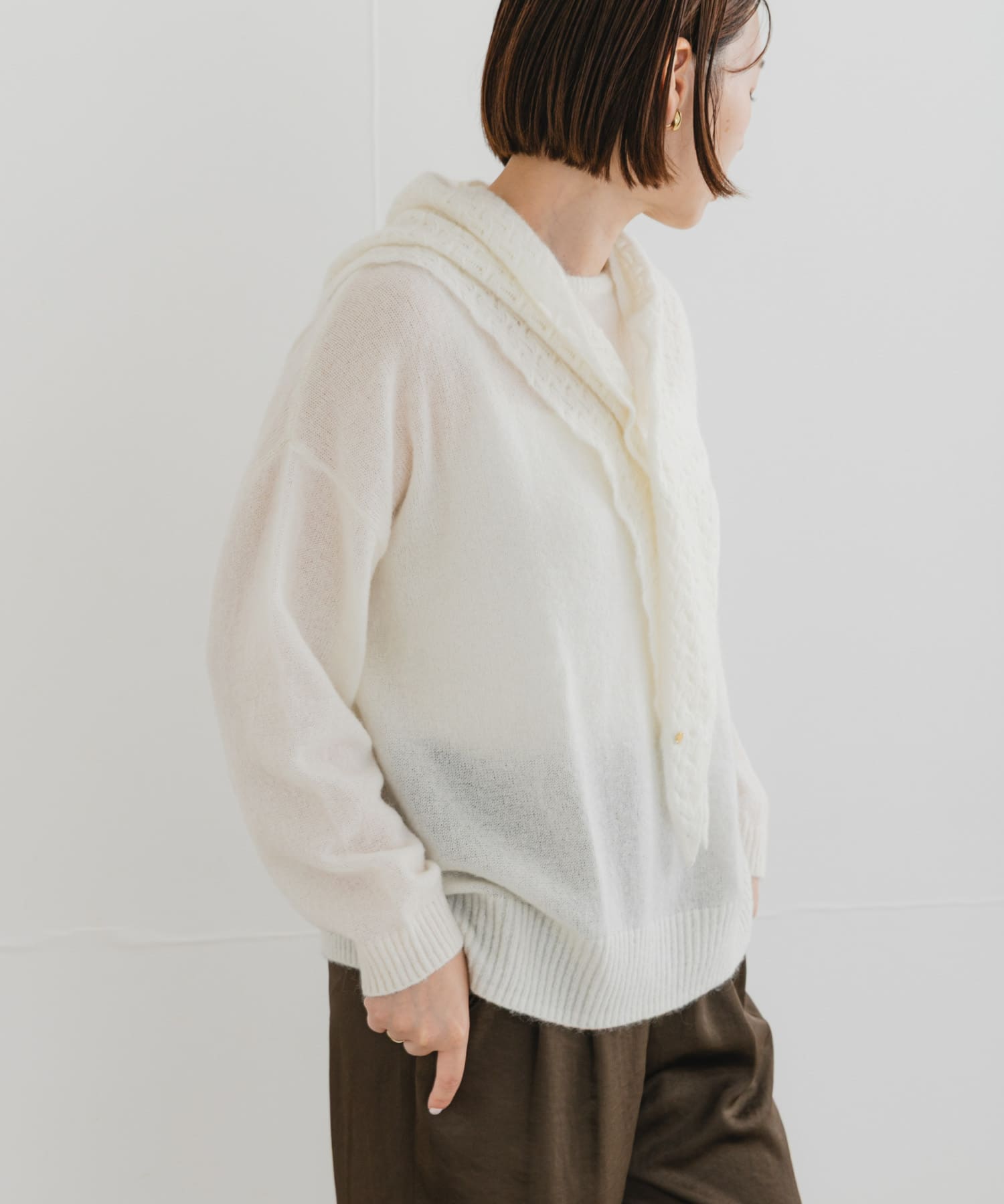 OFF WHITE