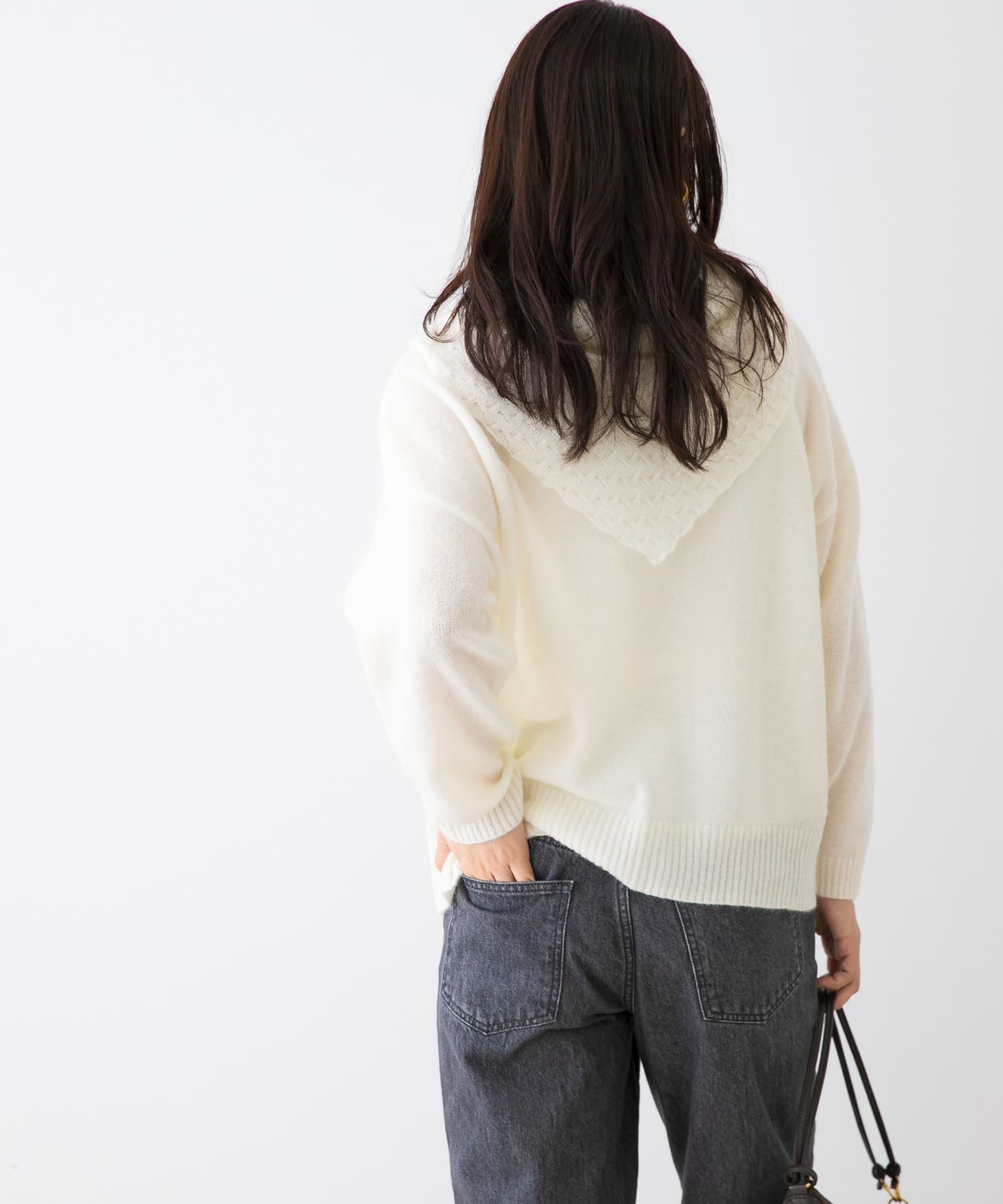 OFF WHITE