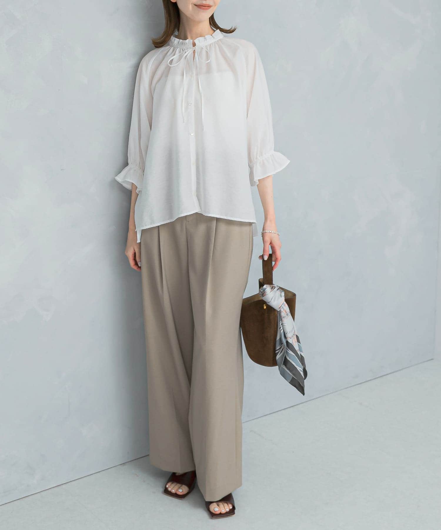 L/BEIGE