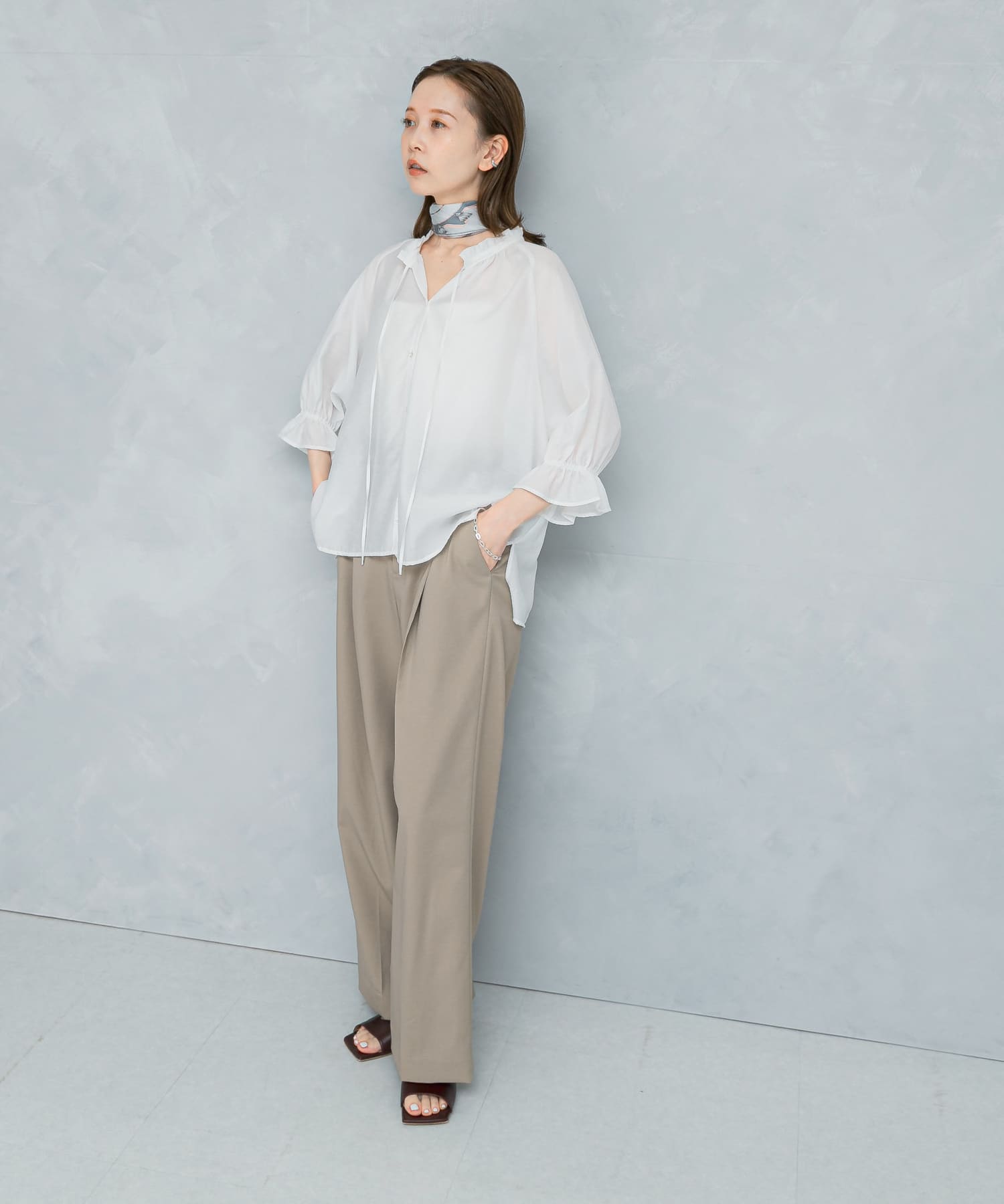 L/BEIGE