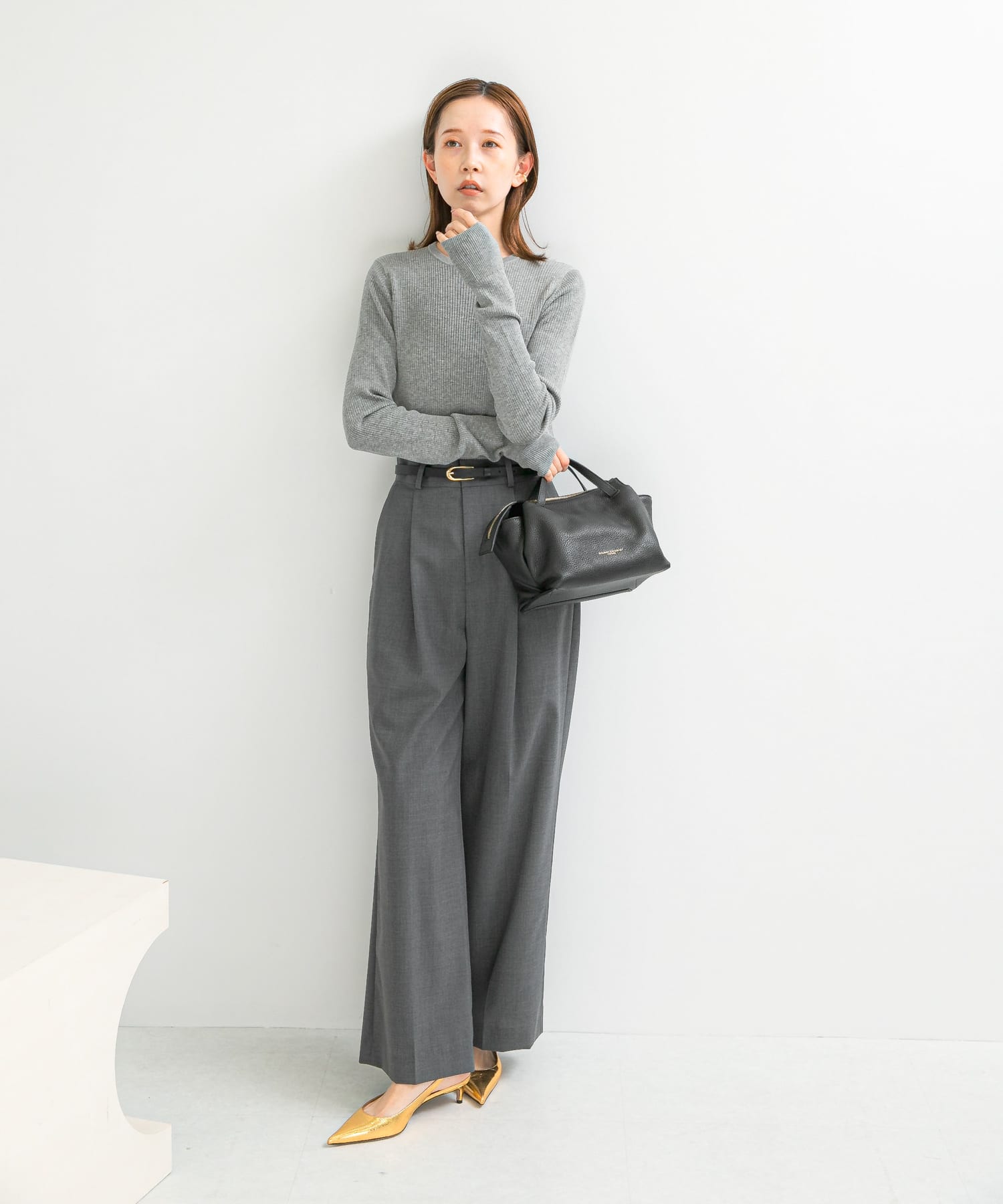 GRAY