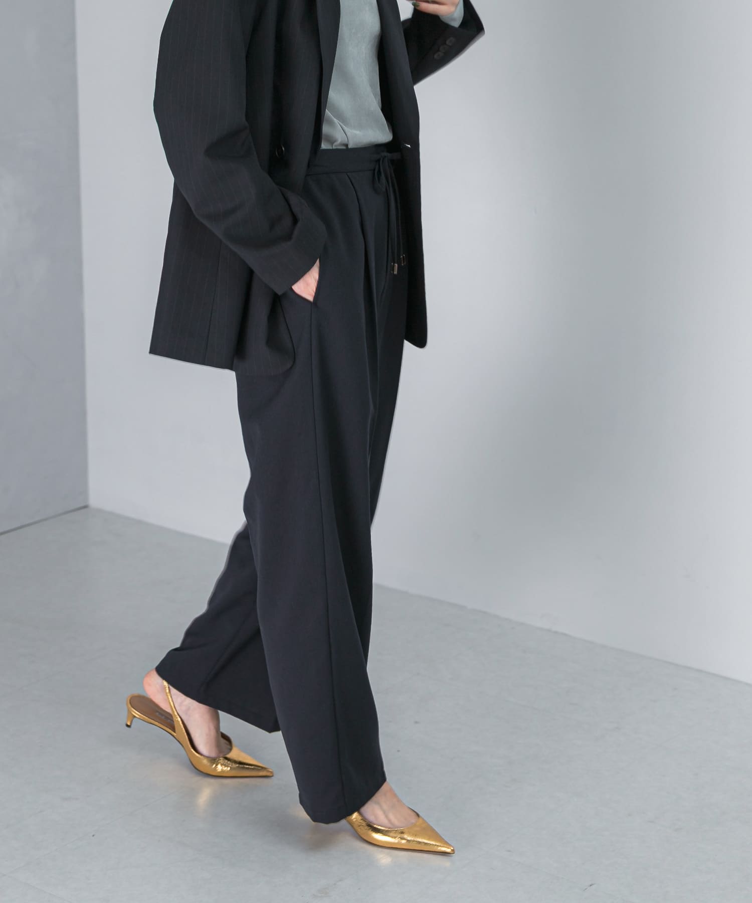 イージーケアウーステッドストレートパンツ