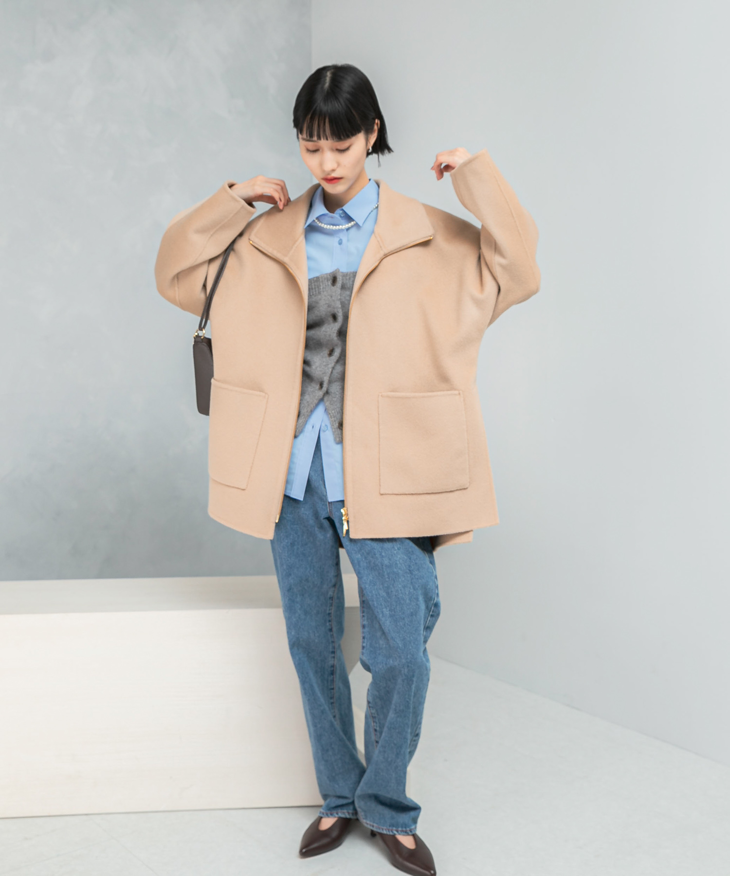 LIGHTBEIGE