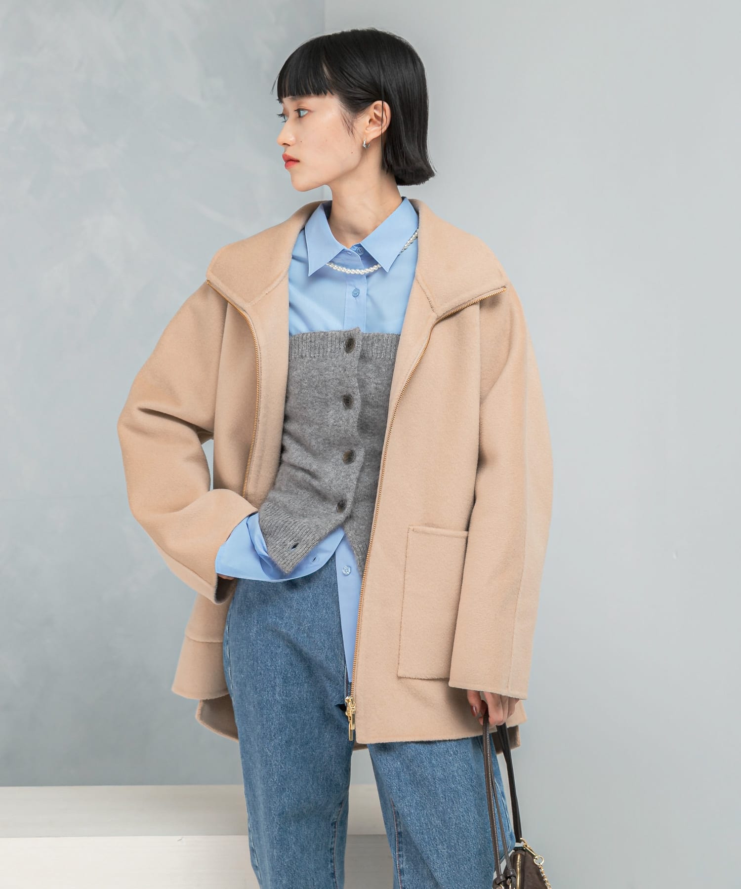 LIGHTBEIGE