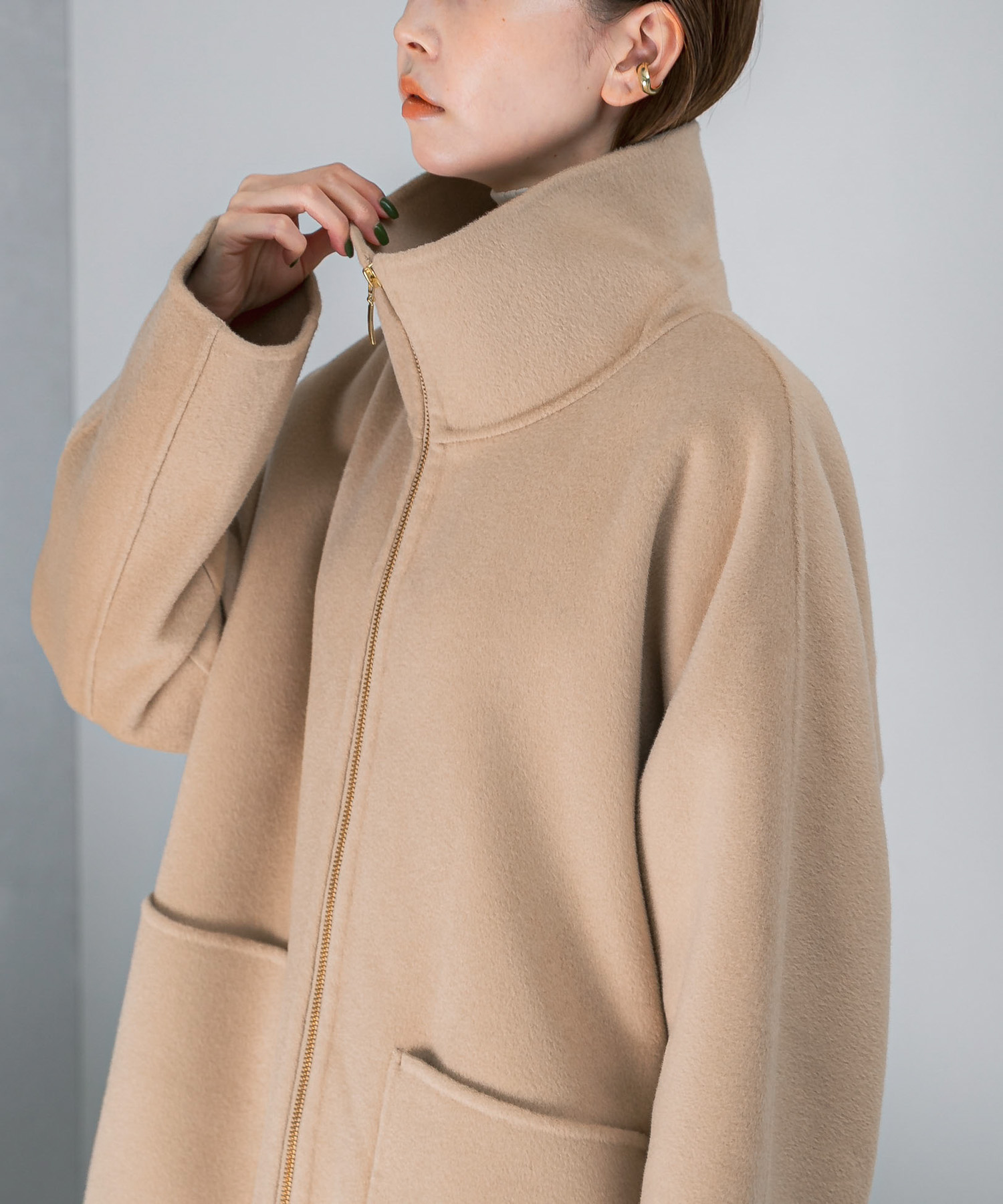 LIGHTBEIGE