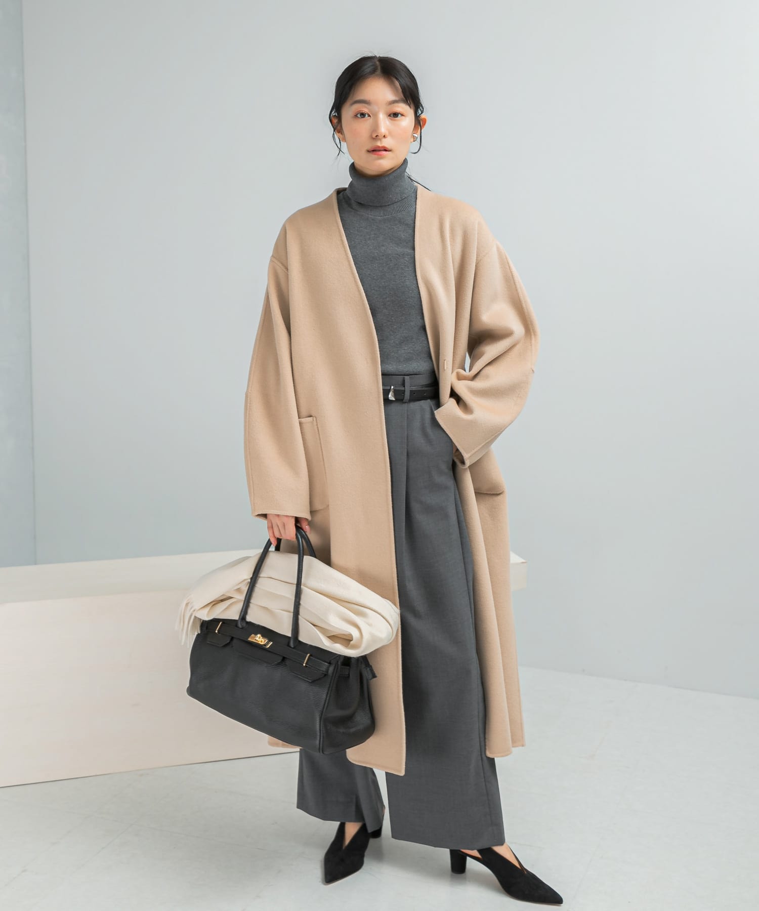 LIGHTBEIGE