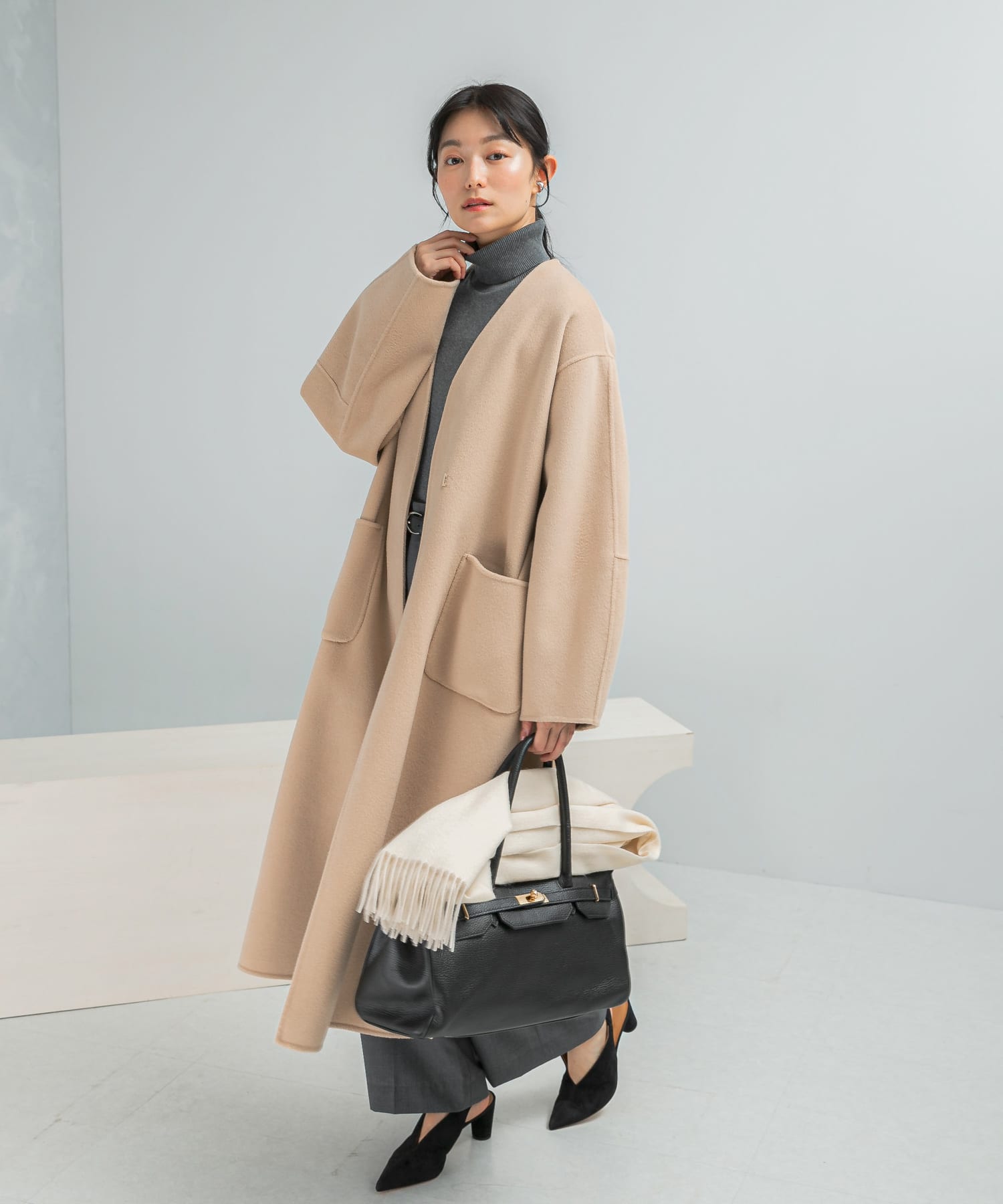 LIGHTBEIGE