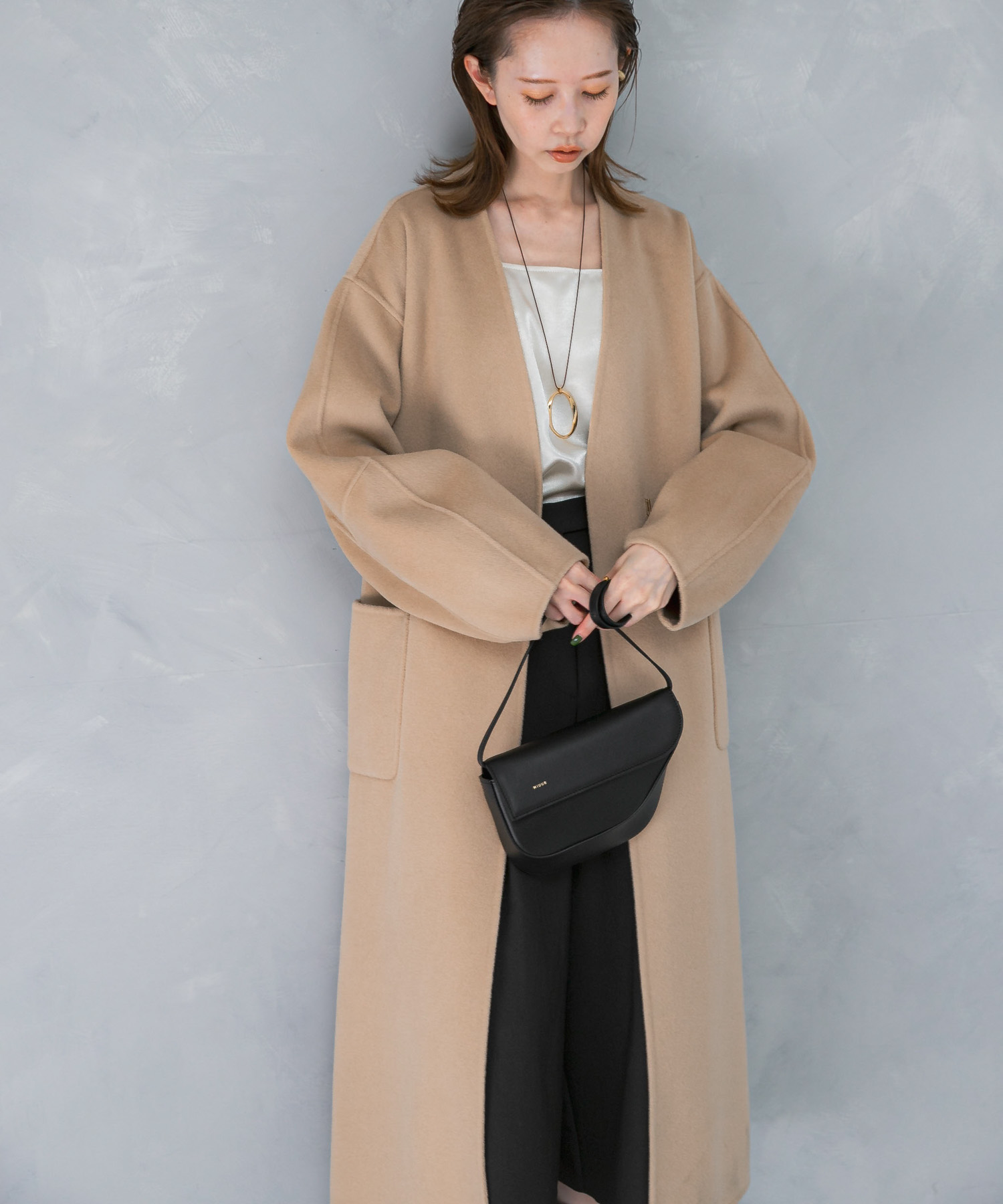 LIGHTBEIGE