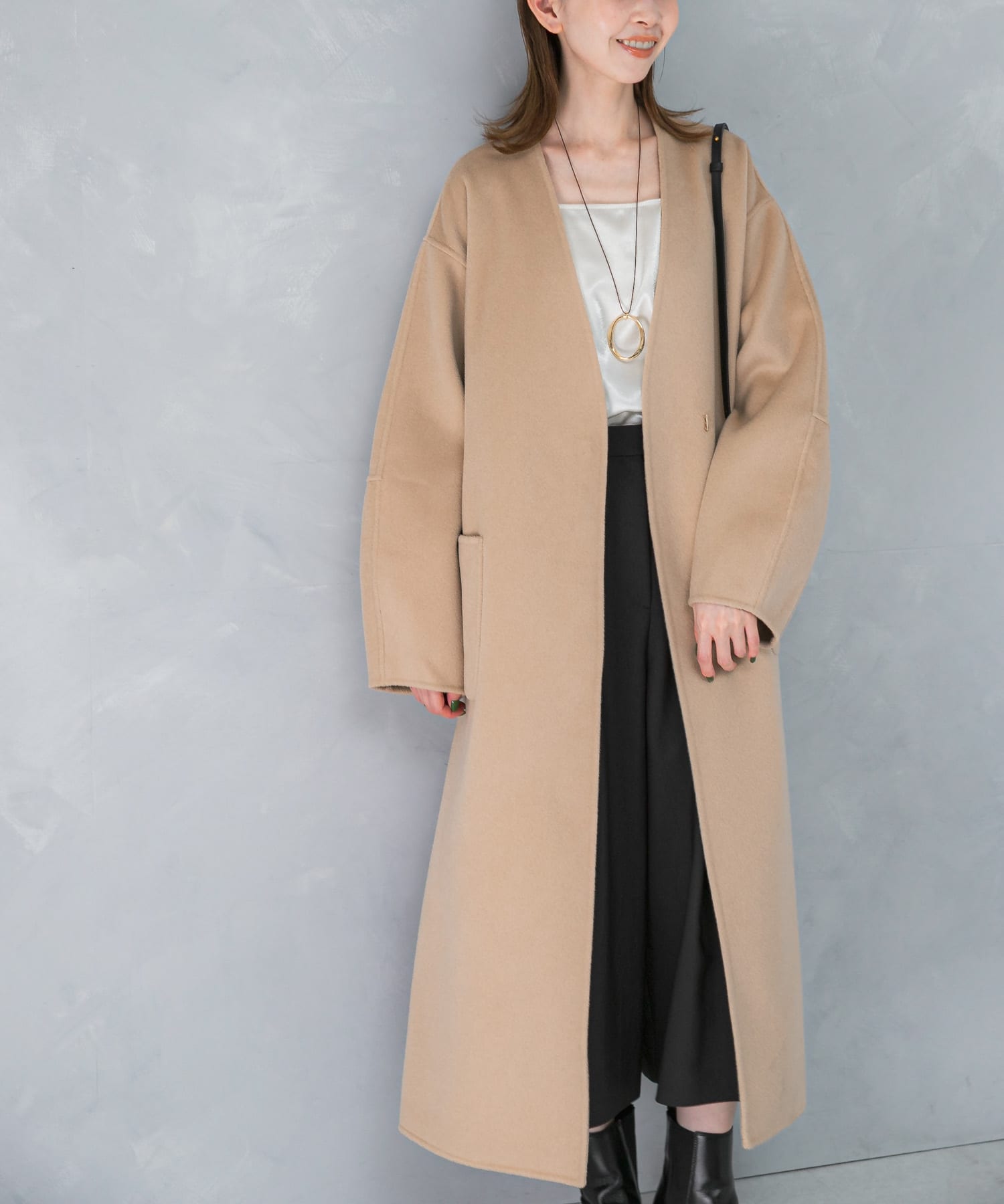 LIGHTBEIGE