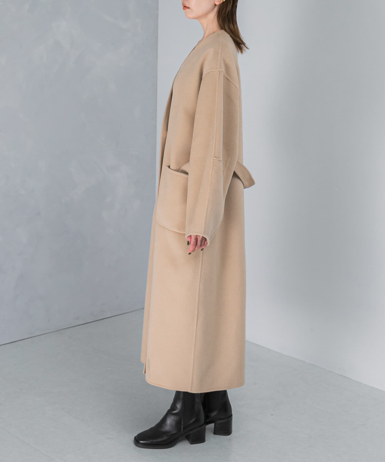 LIGHTBEIGE