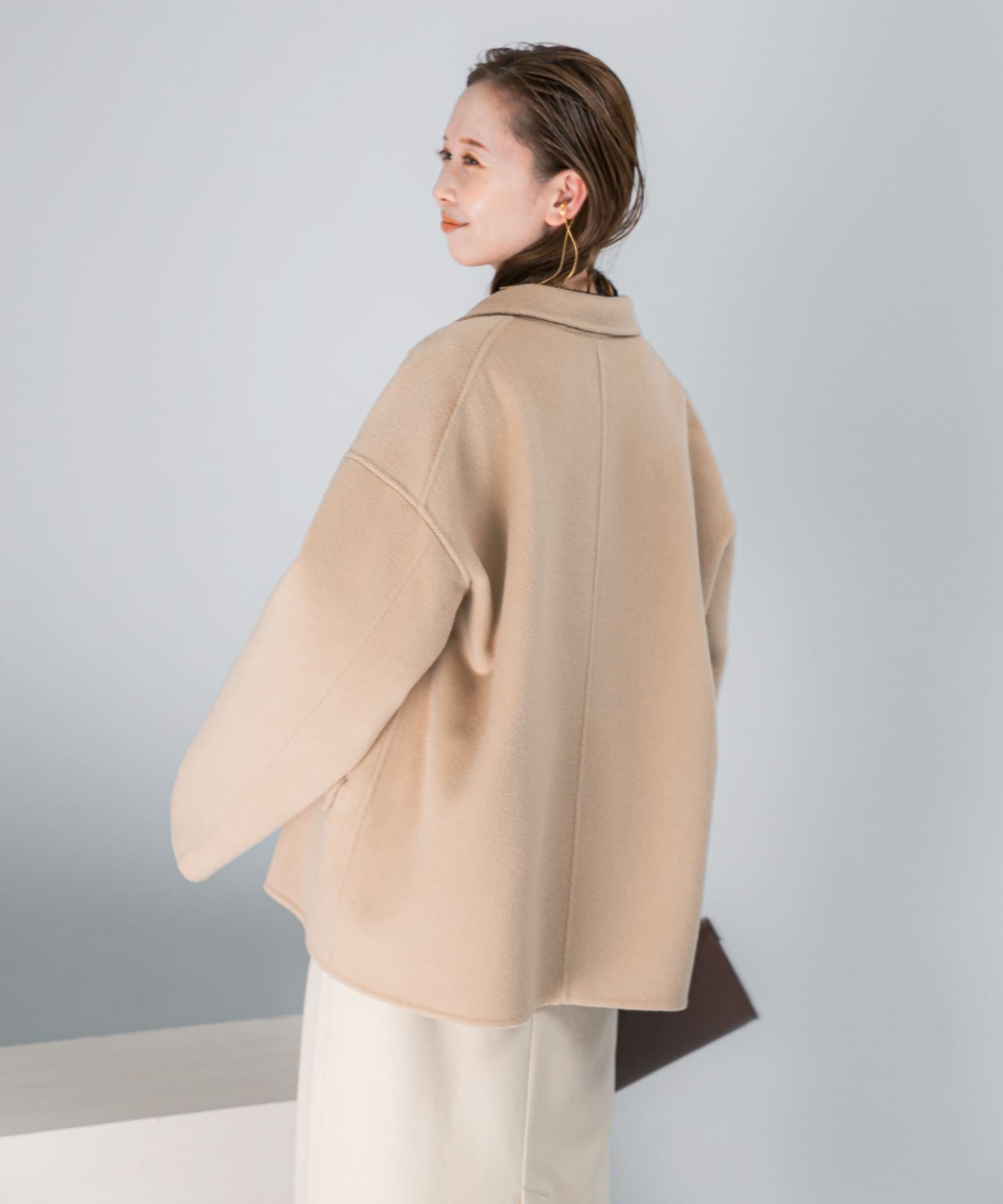 LIGHTBEIGE