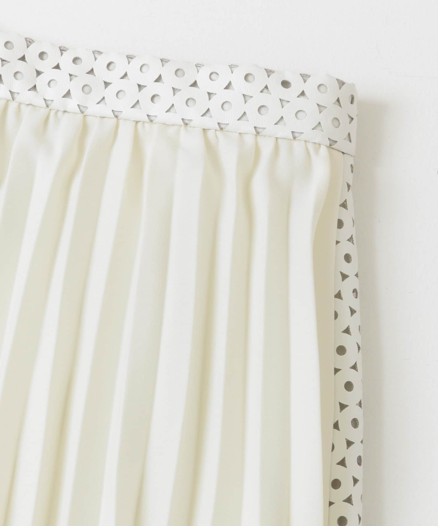 Lirica　punching pleats skirt OFFWHITE 0