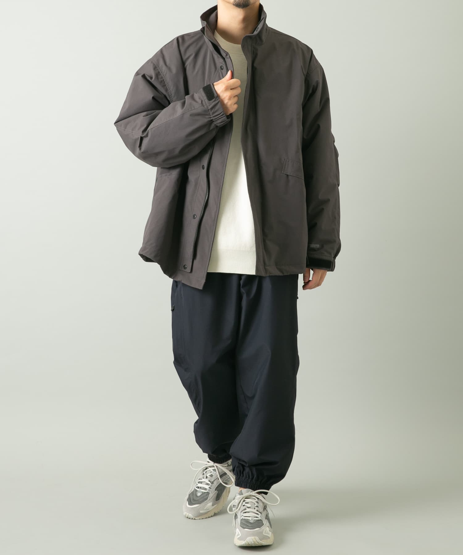GRAY