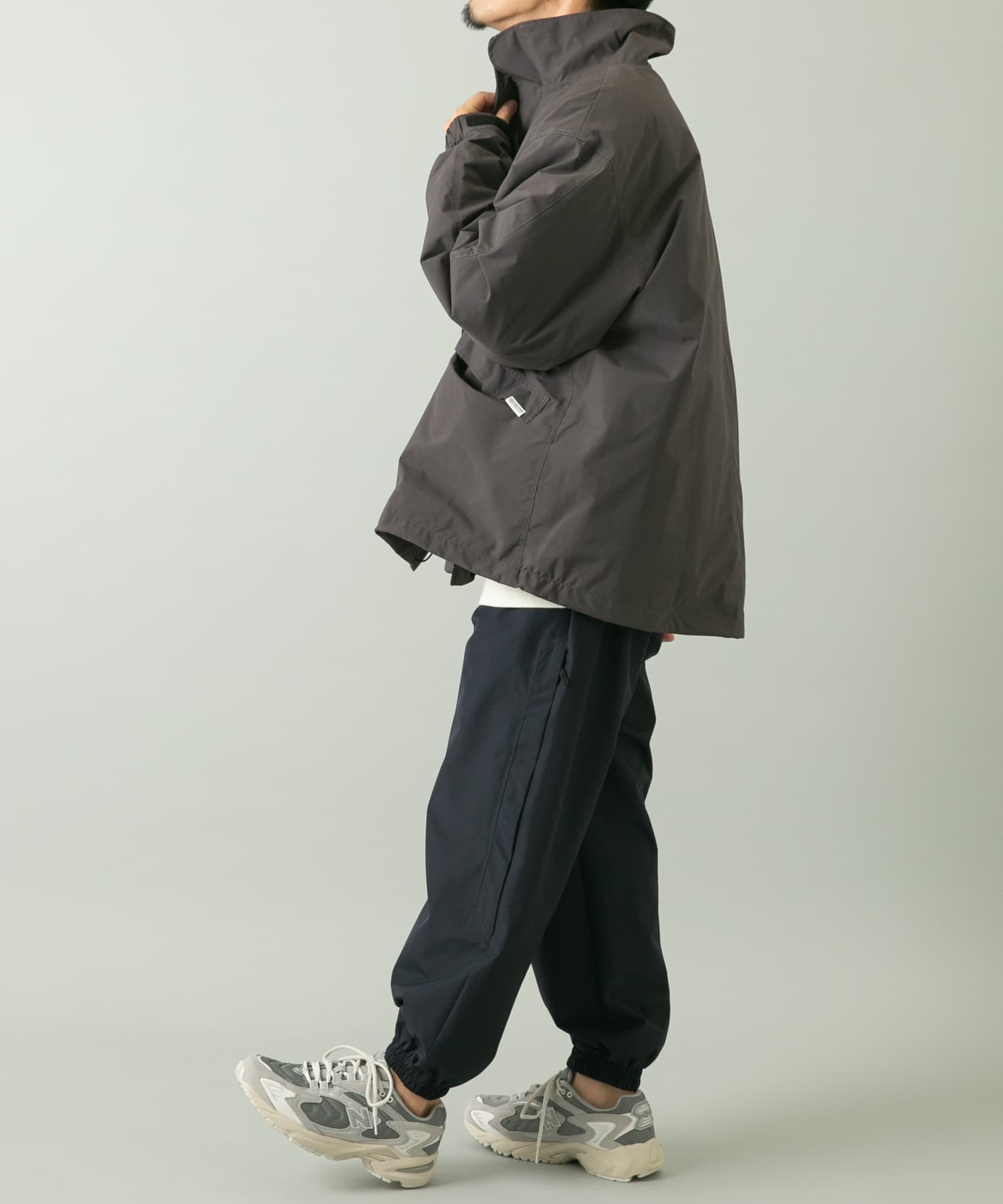 GRAY