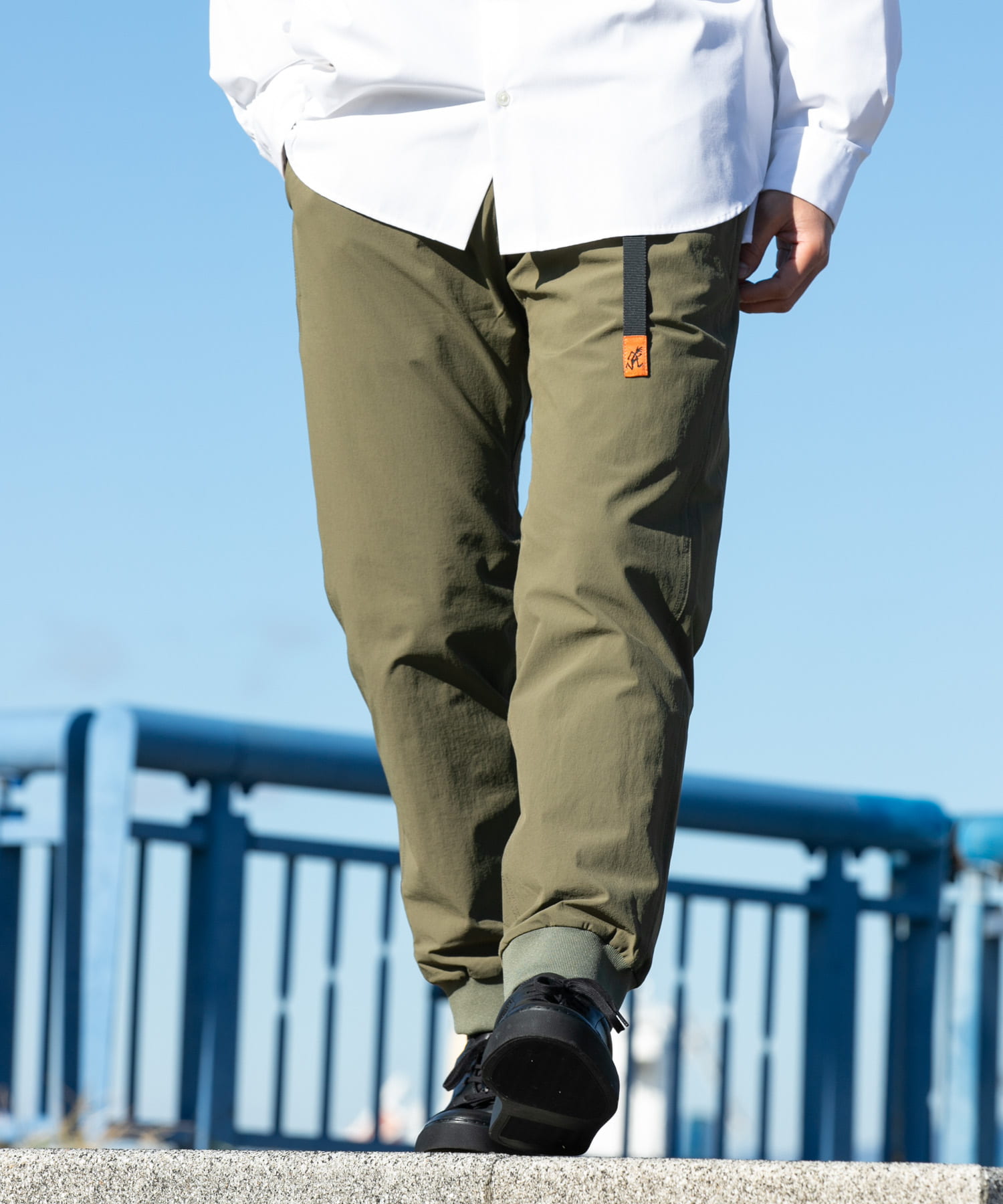 KHAKI