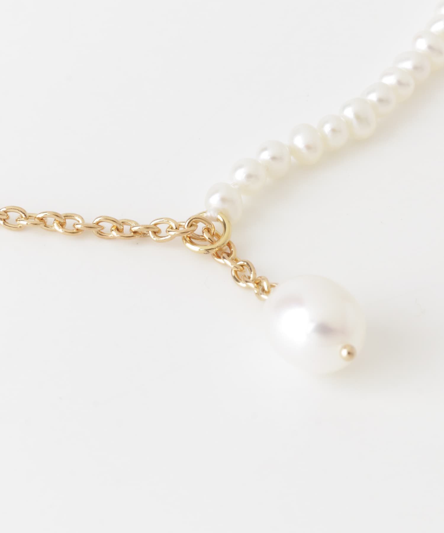 Favorible　Pearl×chain lariat WHT×GLD FREE