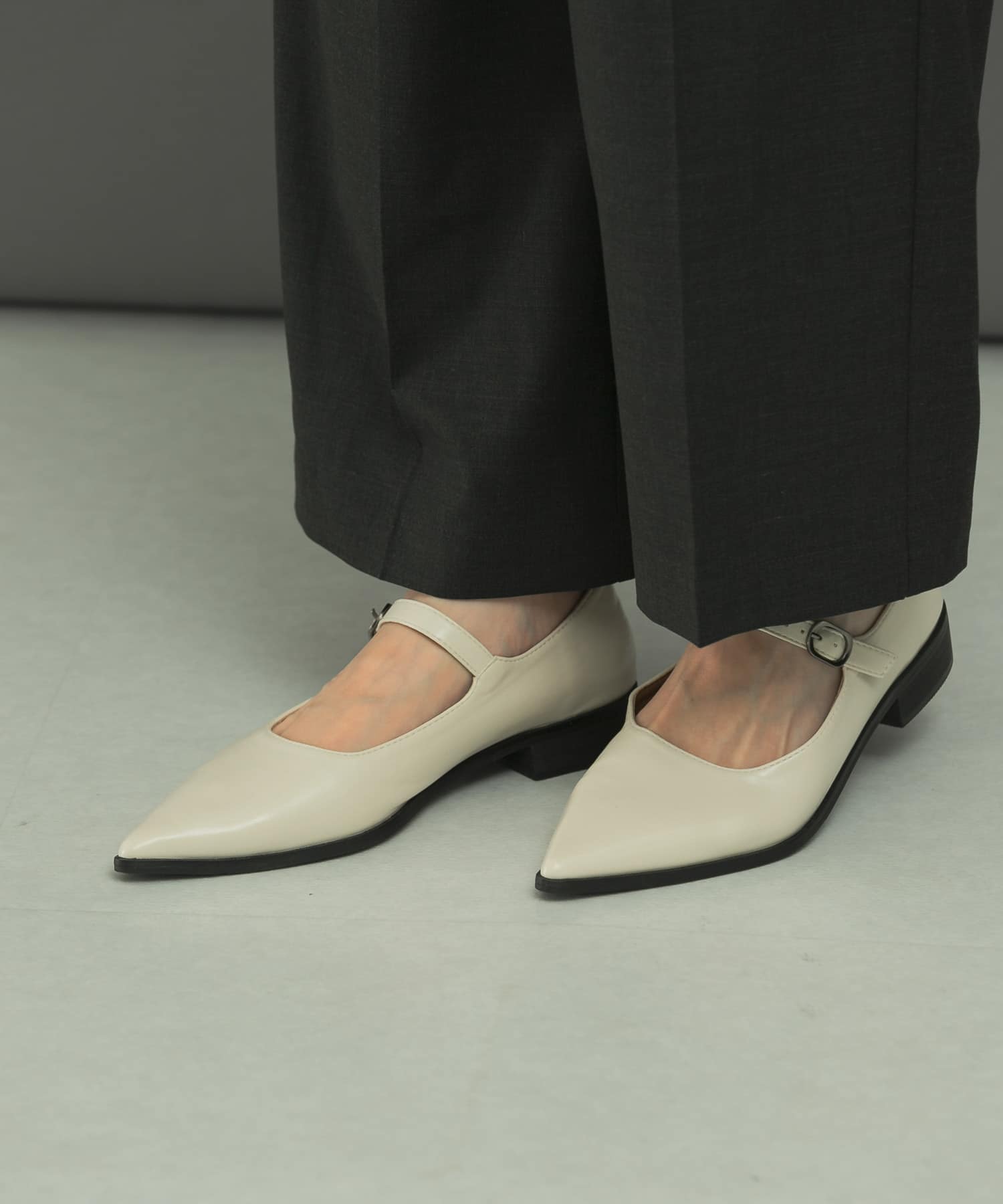 MOHI　ストラップフラットシューズ OFFWHITE 36