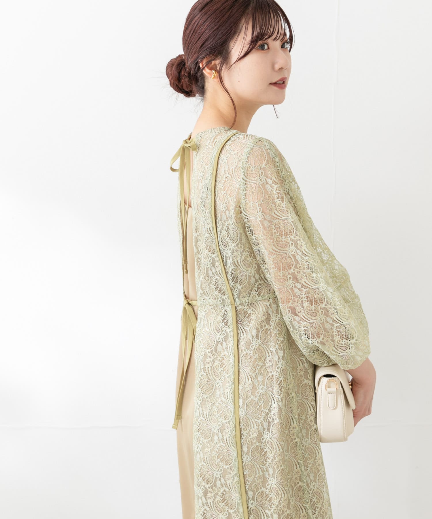 kaene　パイピングレースエプロンドレス