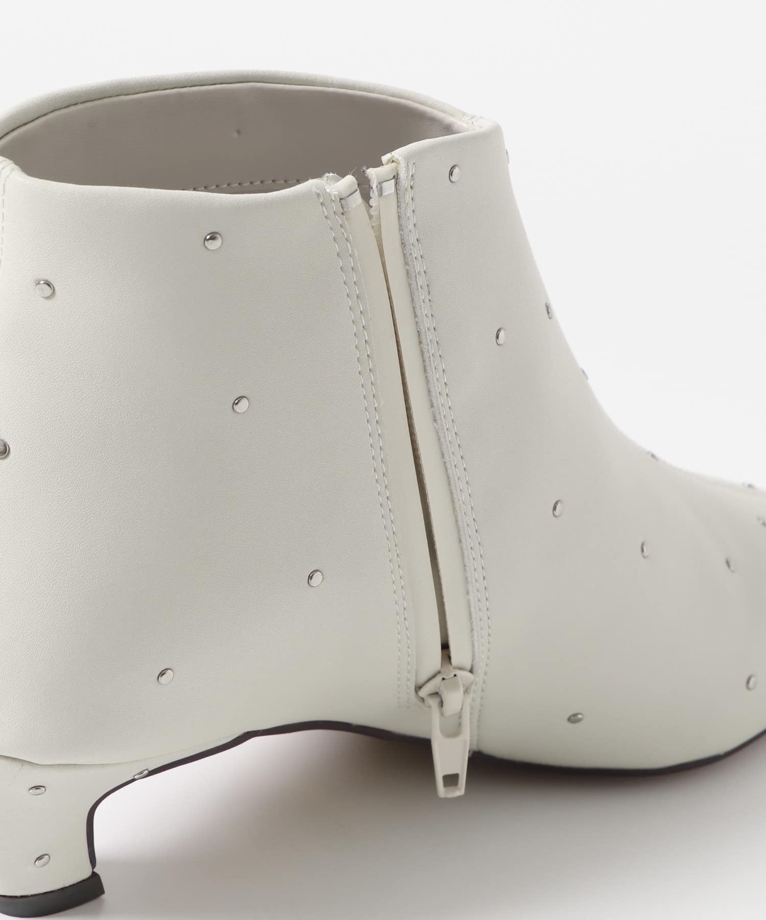 LE VERNIS　Stud pointed boots ホワイト 23.5