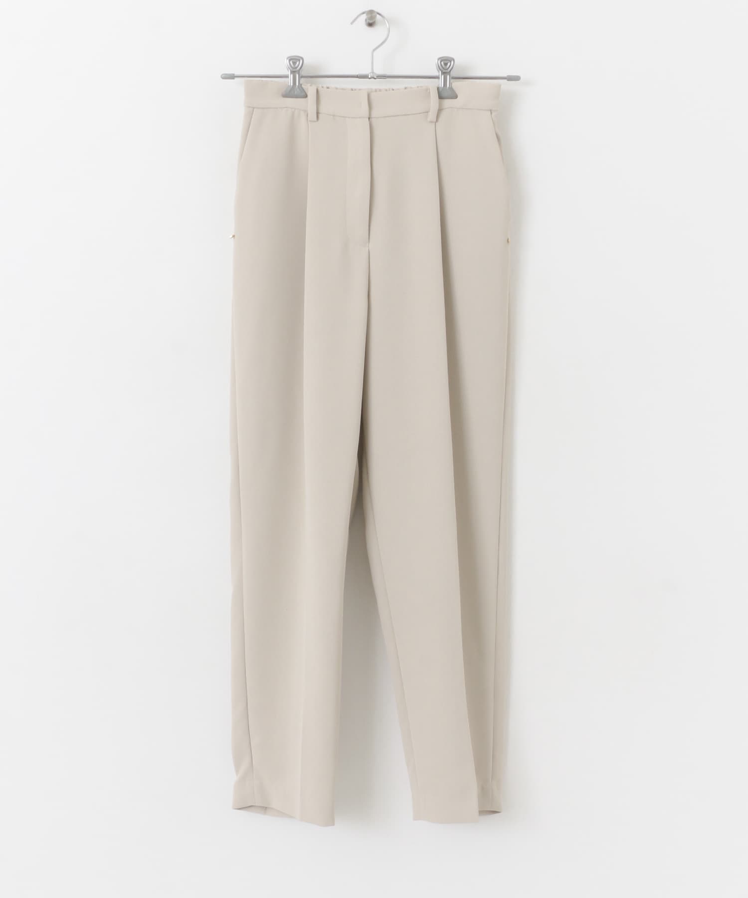 CHIGNON　チャーム付テーパードパンツ