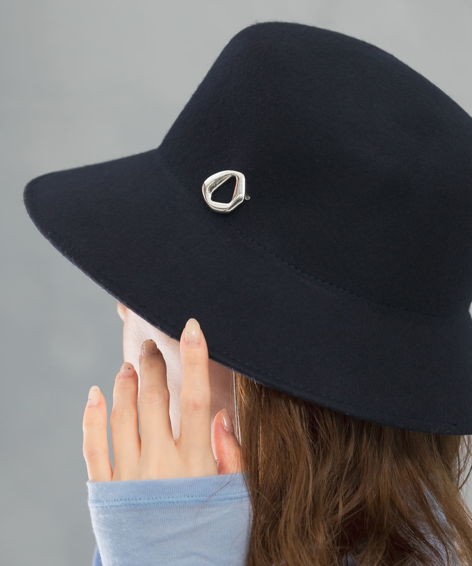 AVALON　デフォームブローチ