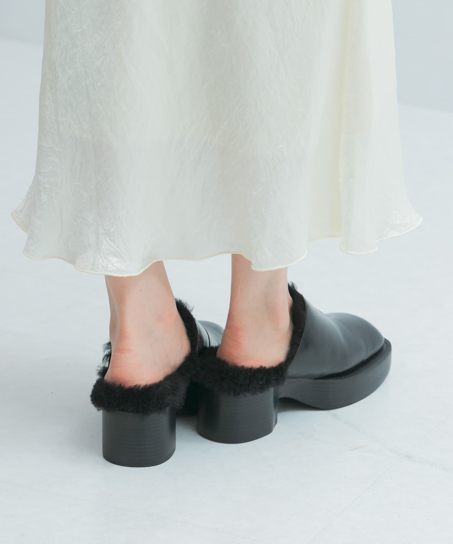 ALM. VIVLOS LEATHER MULES(36 FUR BLACK): シューズ｜URBAN RESEARCH