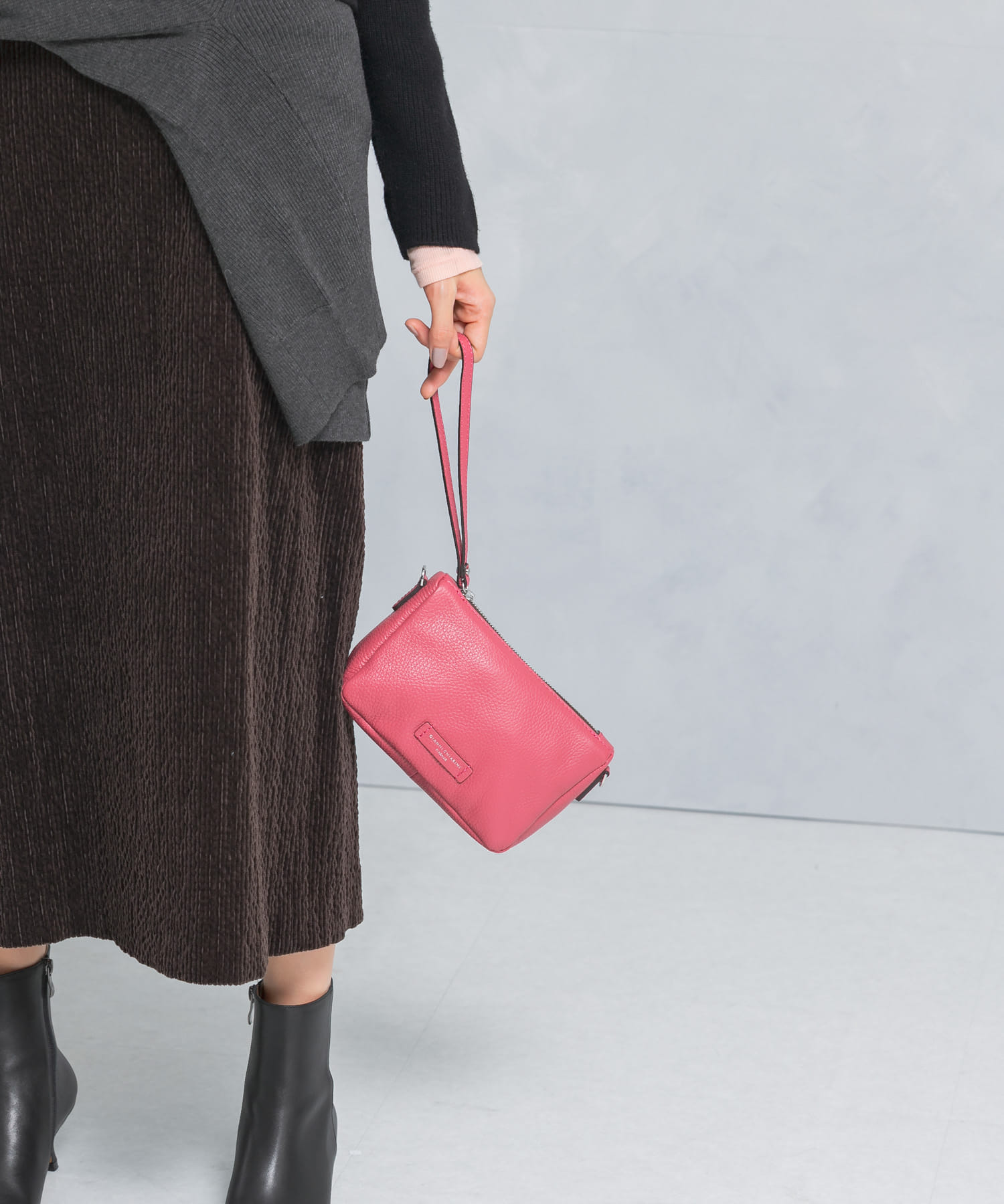 GIANNI CHIARINI　NORA POUCH CHARM -