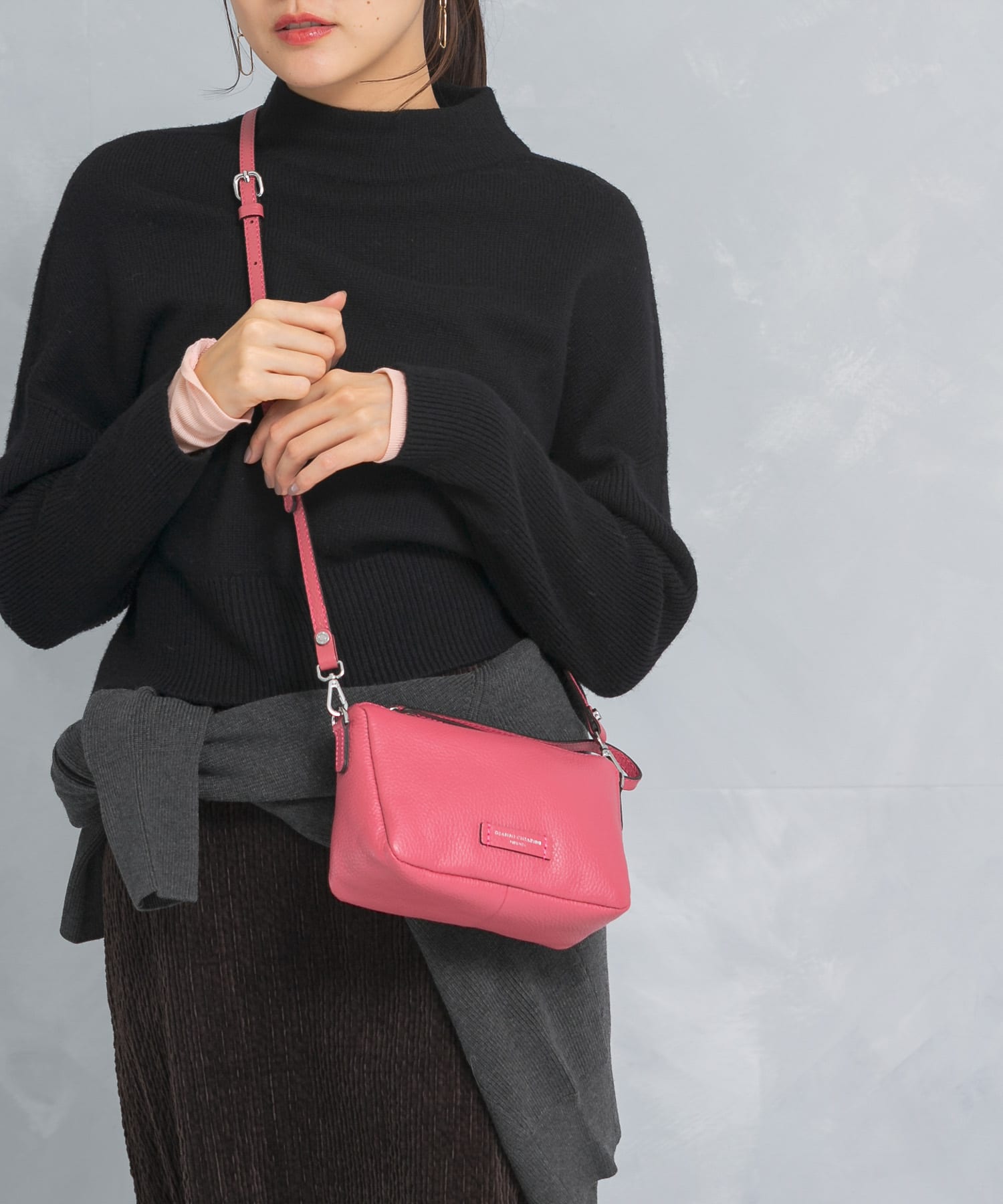 GIANNI CHIARINI　NORA POUCH CHARM -