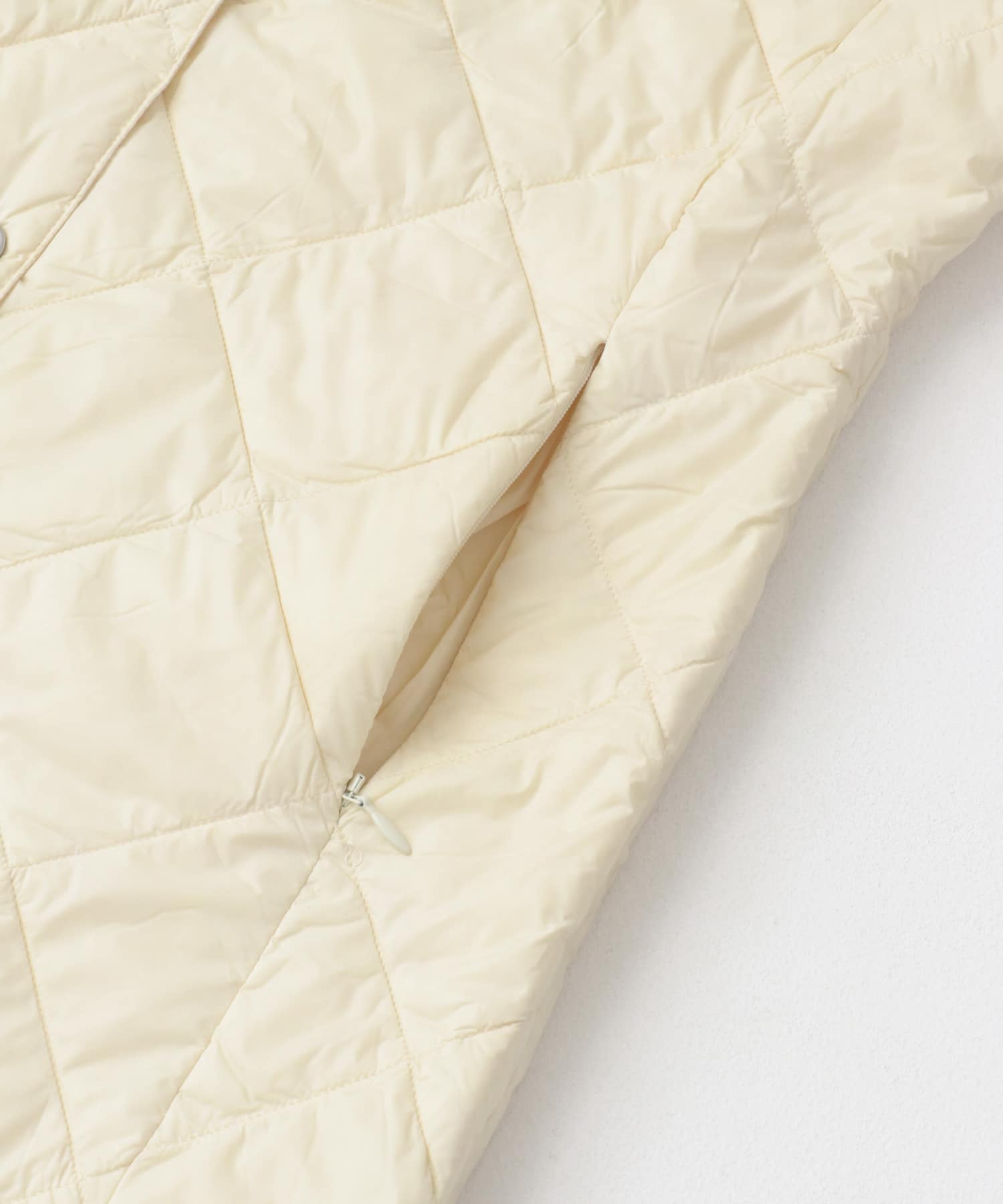 TAION　VNECK LONG DOWN GILET OFFWHITE M