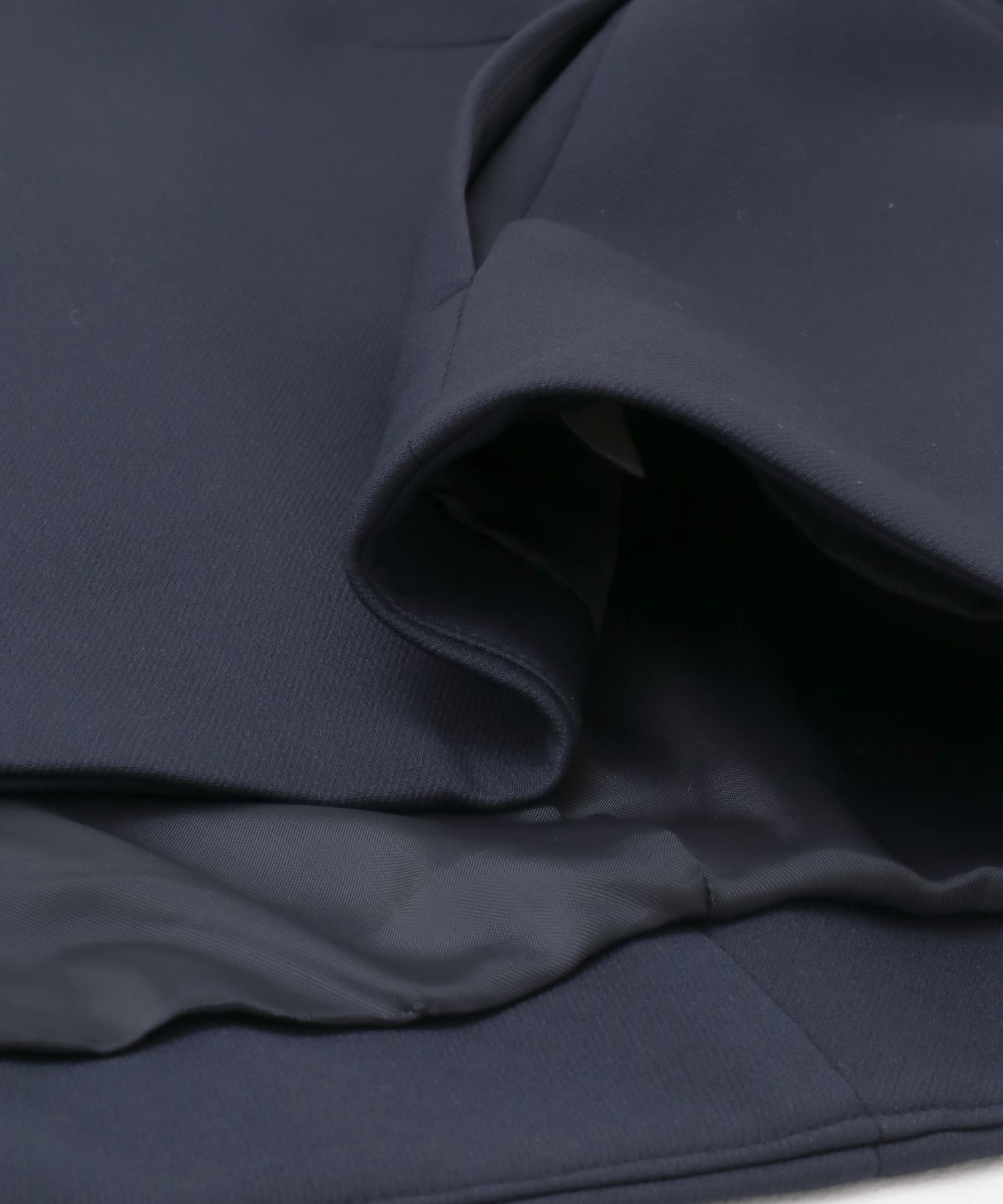 『一部別注カラー』ELENDEEK　FORM SHORT COAT 別注NAVY FREE