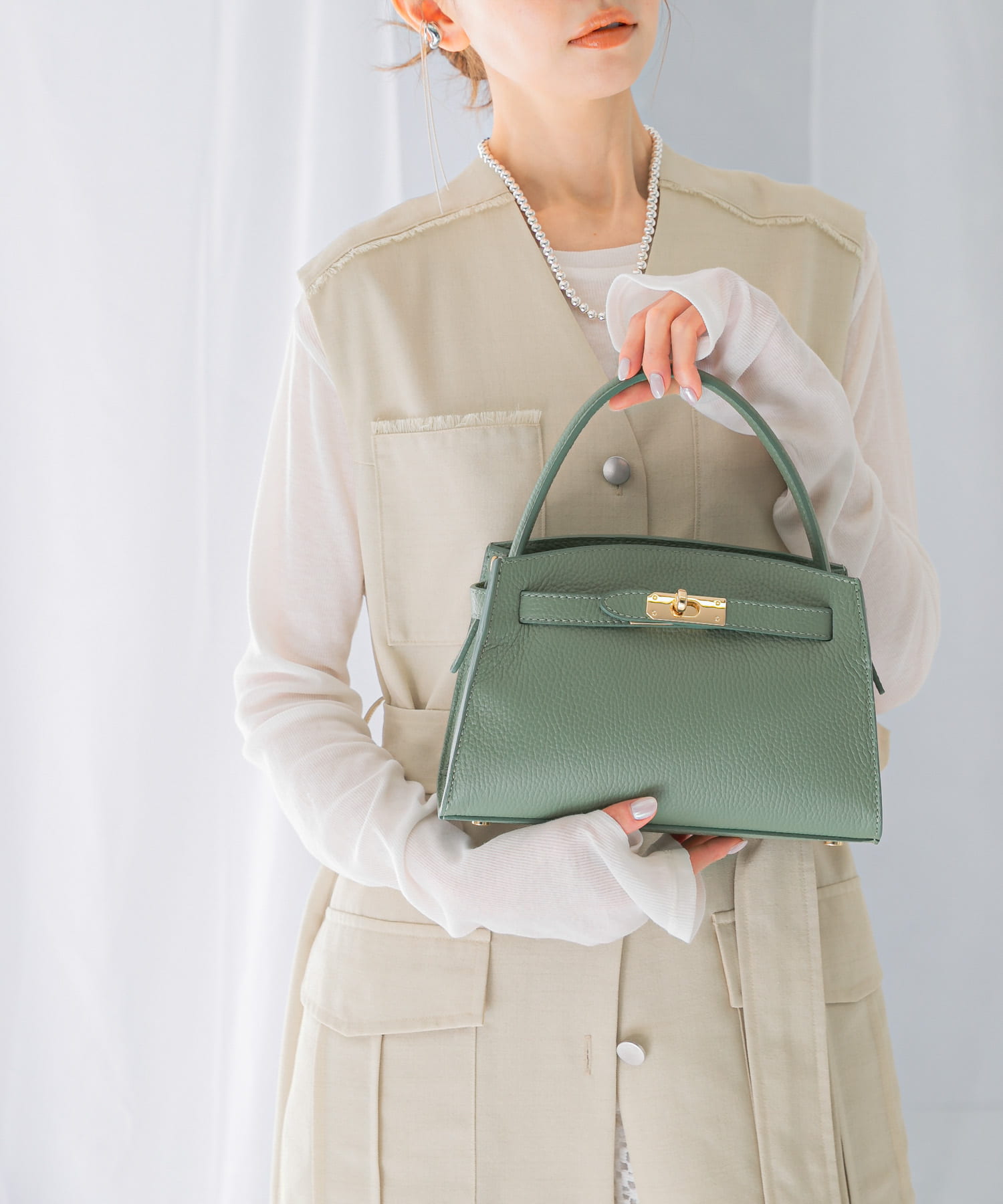 AULENTTI　キーベルト付きミニハンドBAG MENTA -