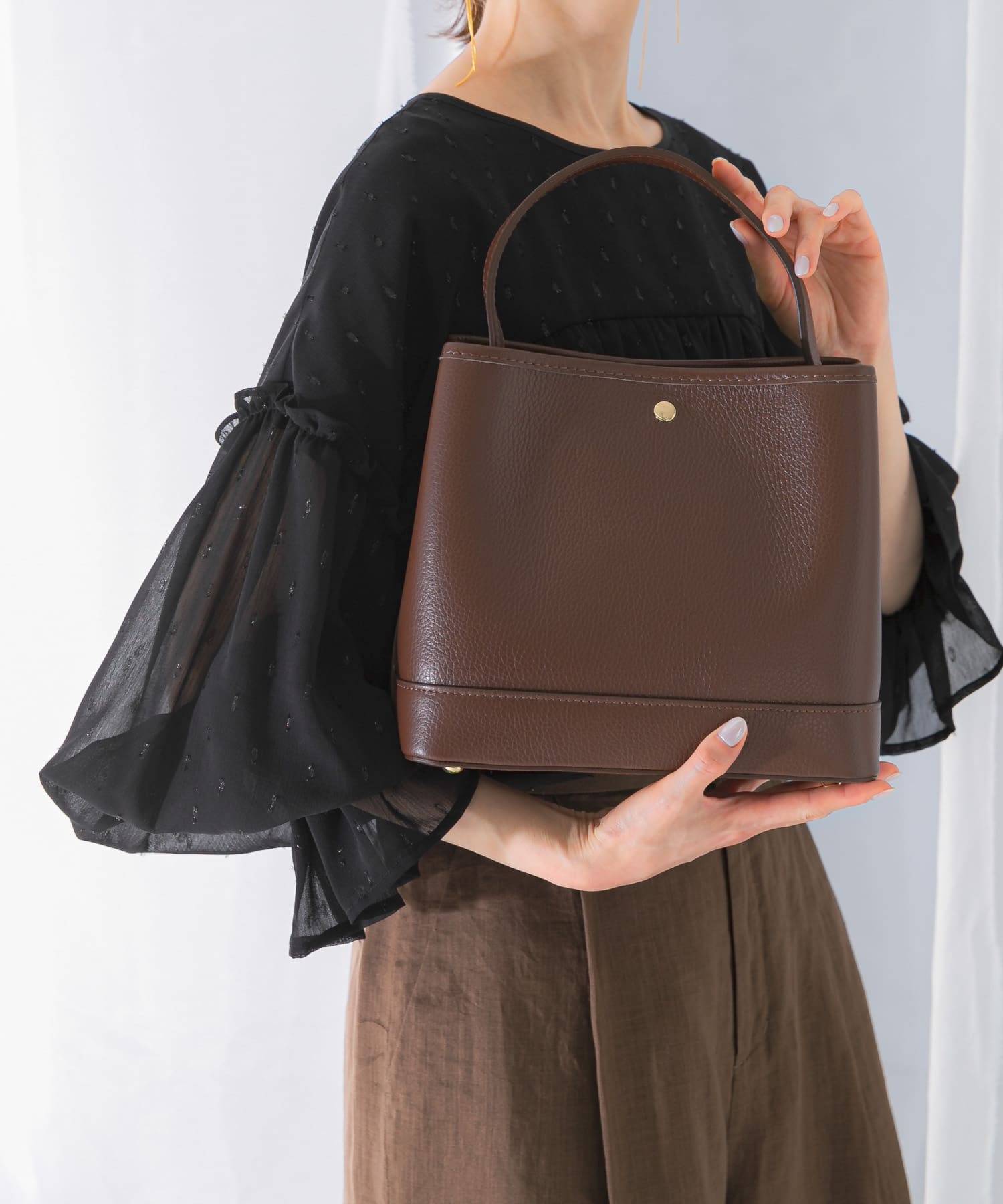 AULENTTI　スクエアBAG MOKA -