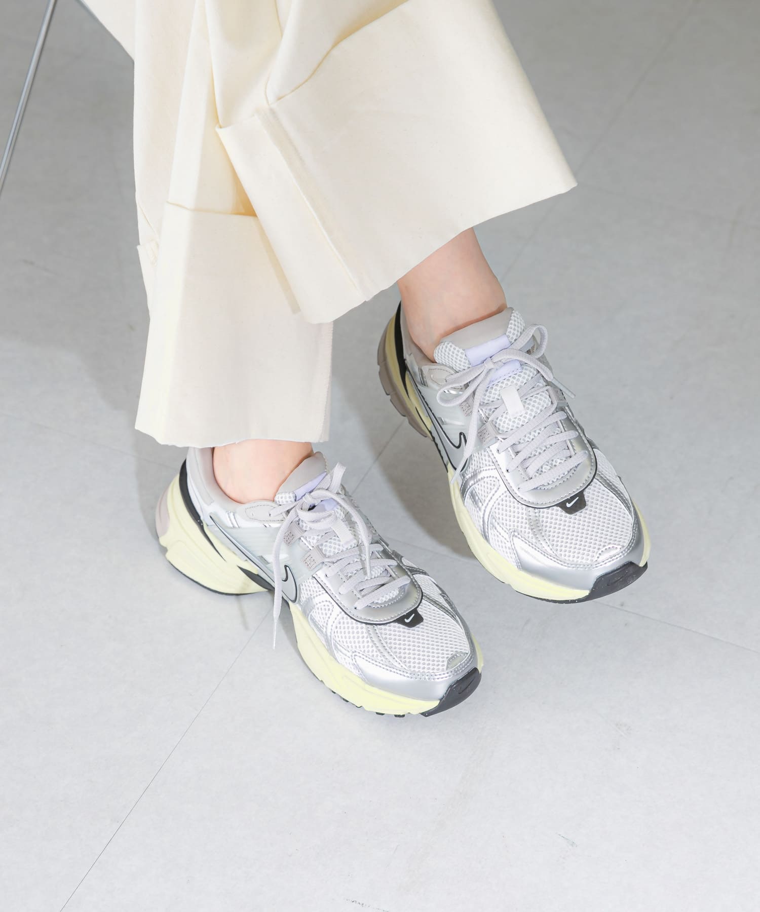 NIKE　ウィメンズ V2K ラン