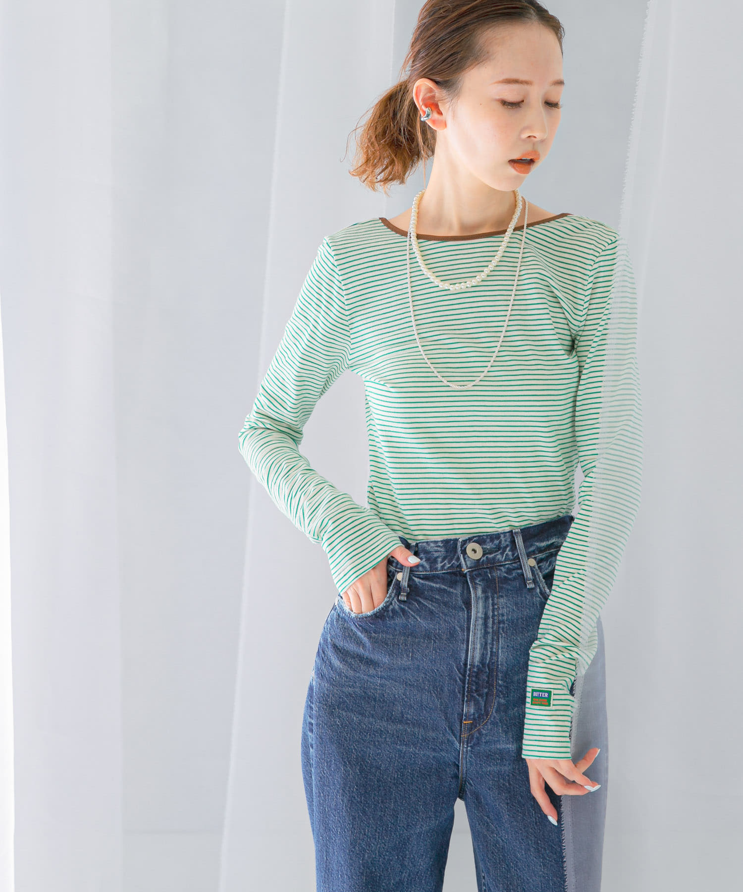 GREEN