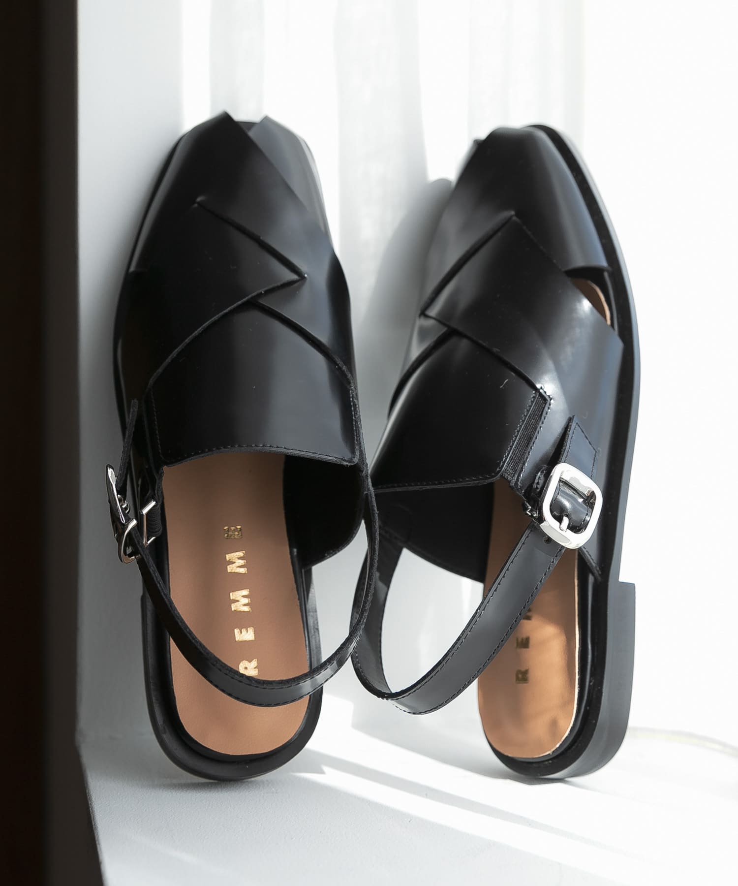 REMME　バックストラップフラットシューズ