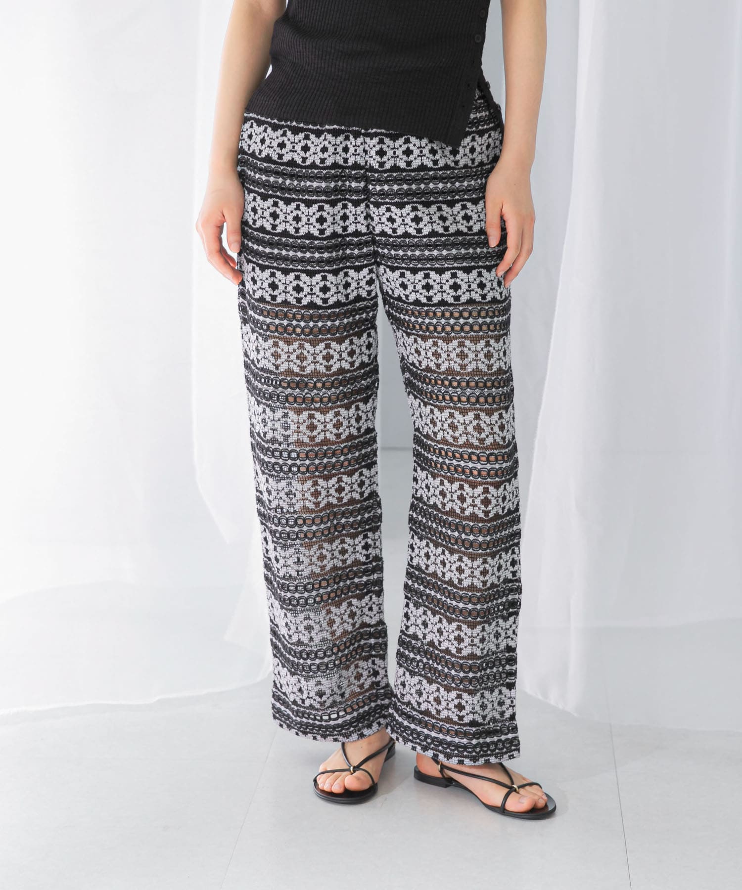 sara mallika　COTTON BORDER LACE PANTS