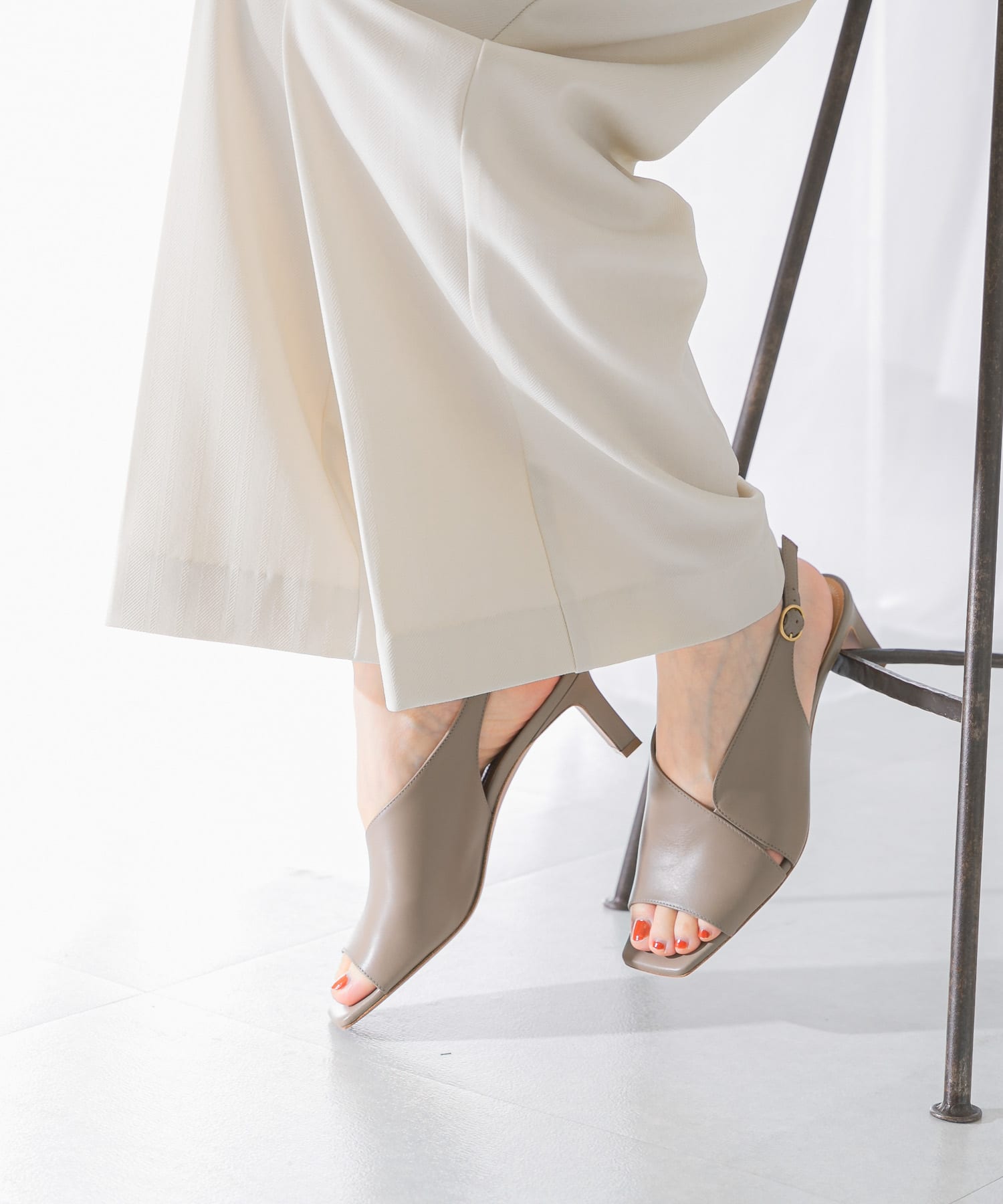 TAUPE