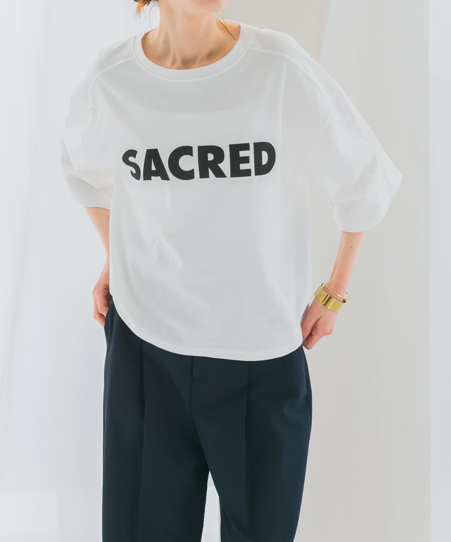 CHIGNON　カジュアルロゴTシャツ