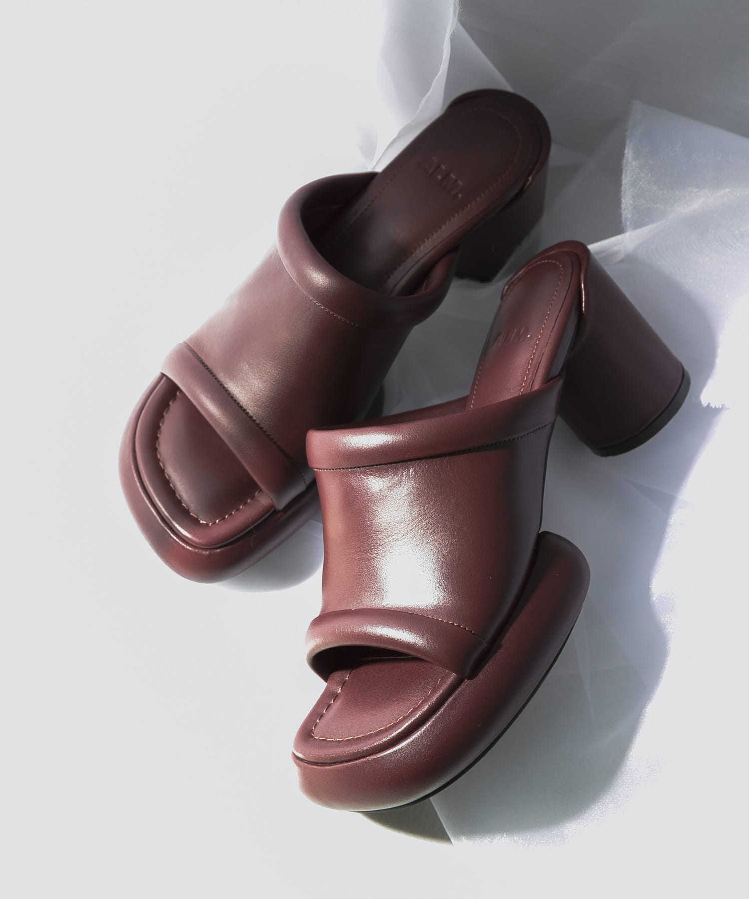 ALM.　CIELO LEATHER SANDALS