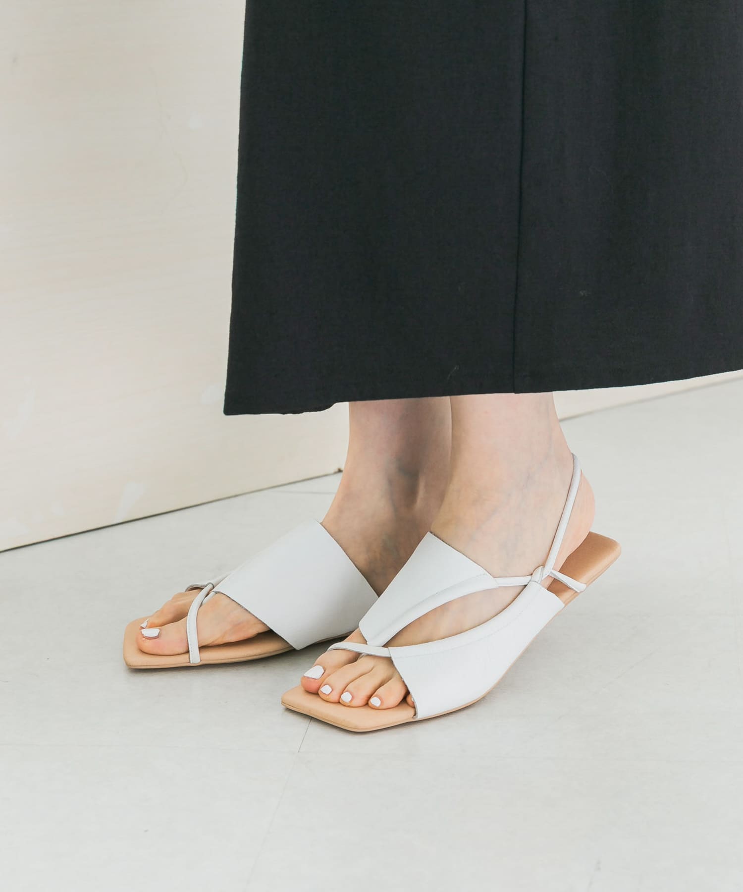 Mollini　クロスフラットサンダル WHITE 36