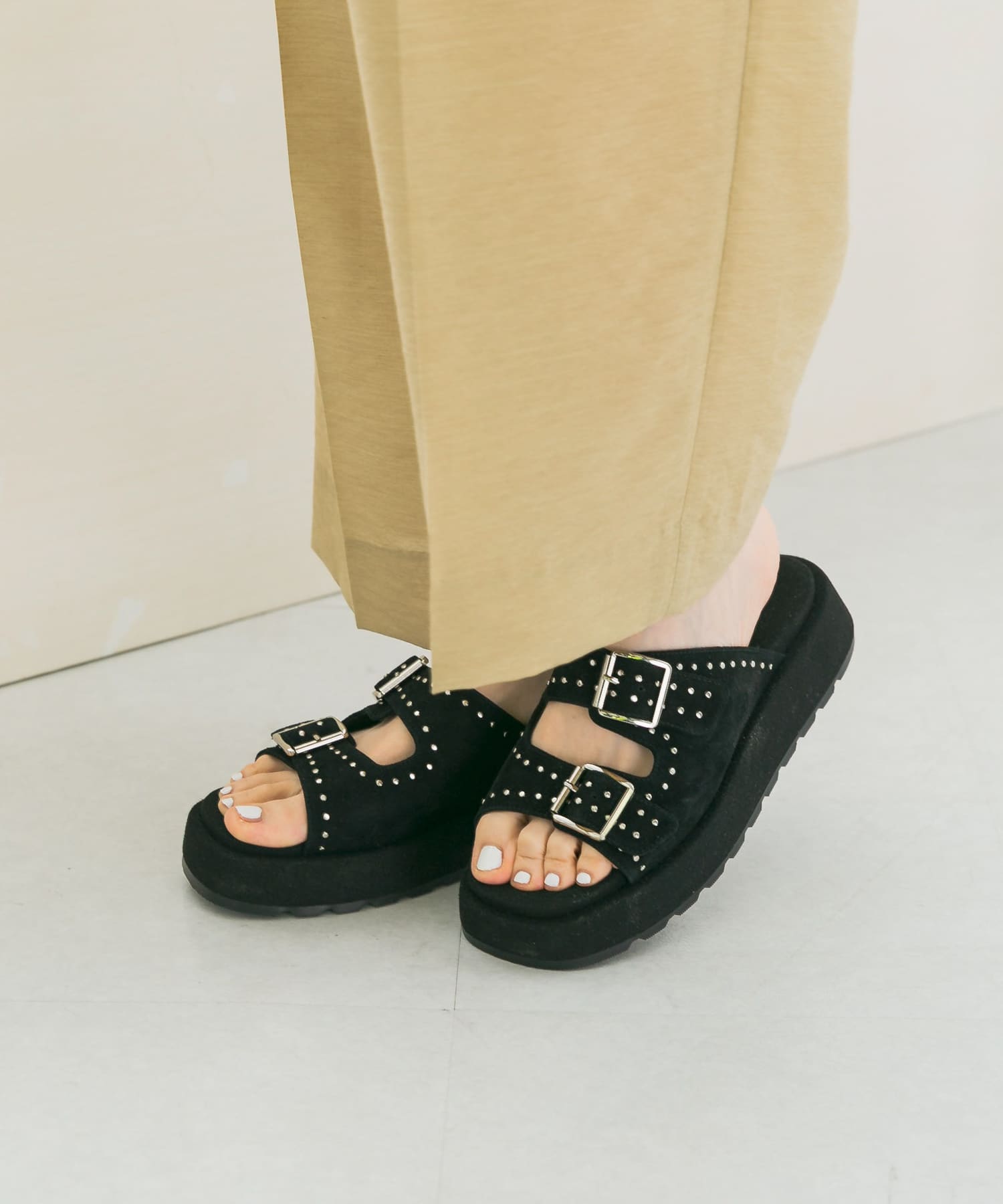 MOHI　スエードプラットフォームサンダル NEGRO 36