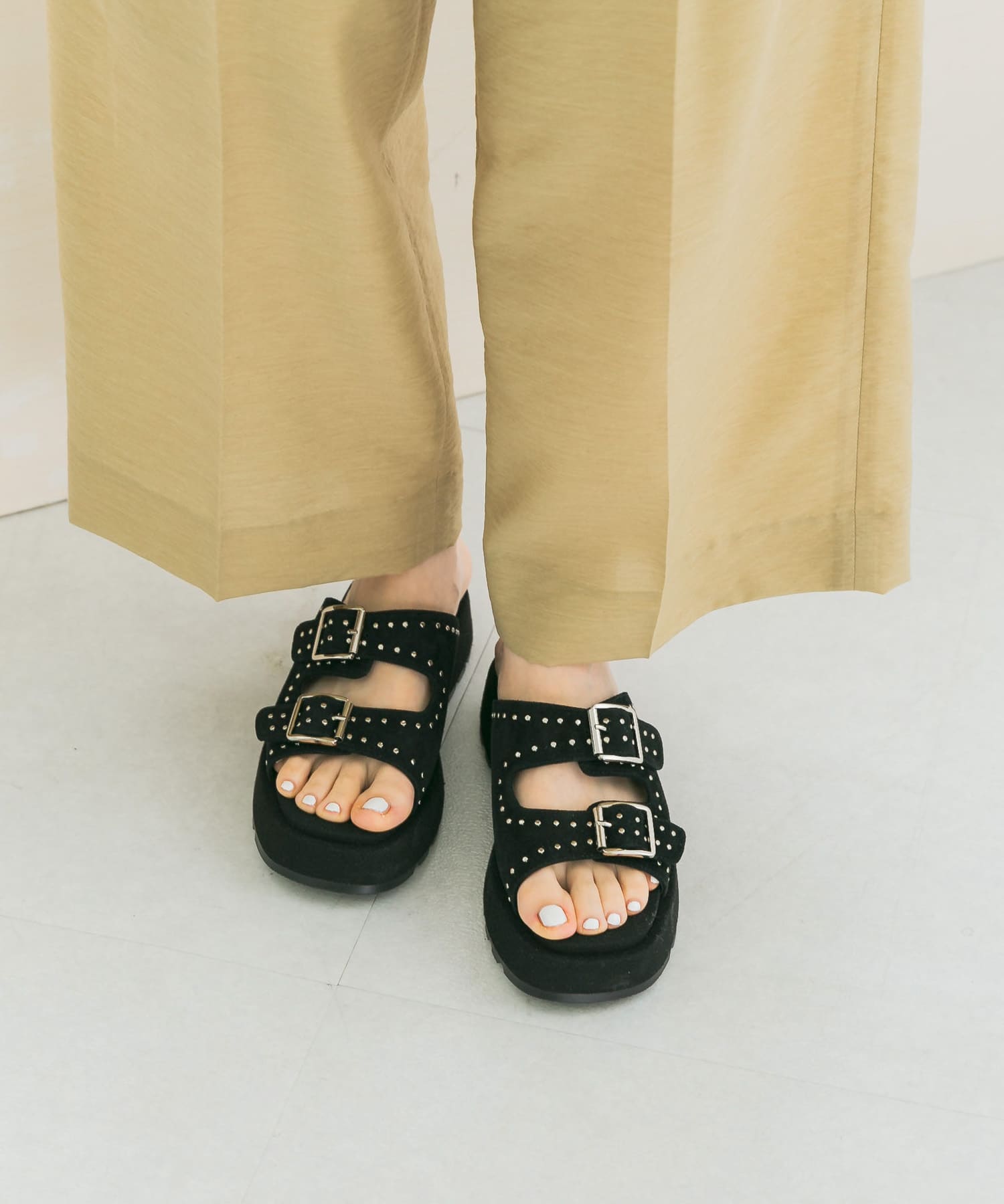 MOHI　スエードプラットフォームサンダル NEGRO 36