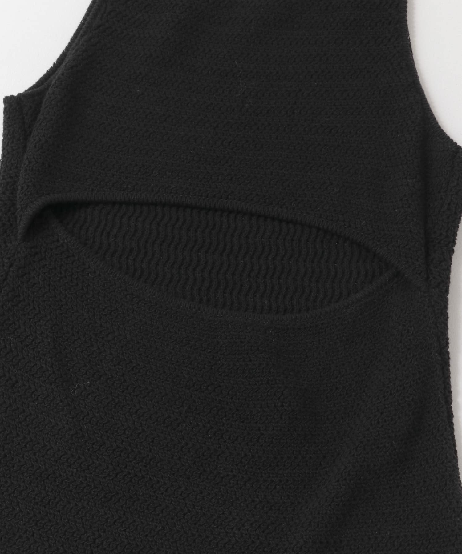 le　CROCHET BACKPOINT TOP BLACK FREE