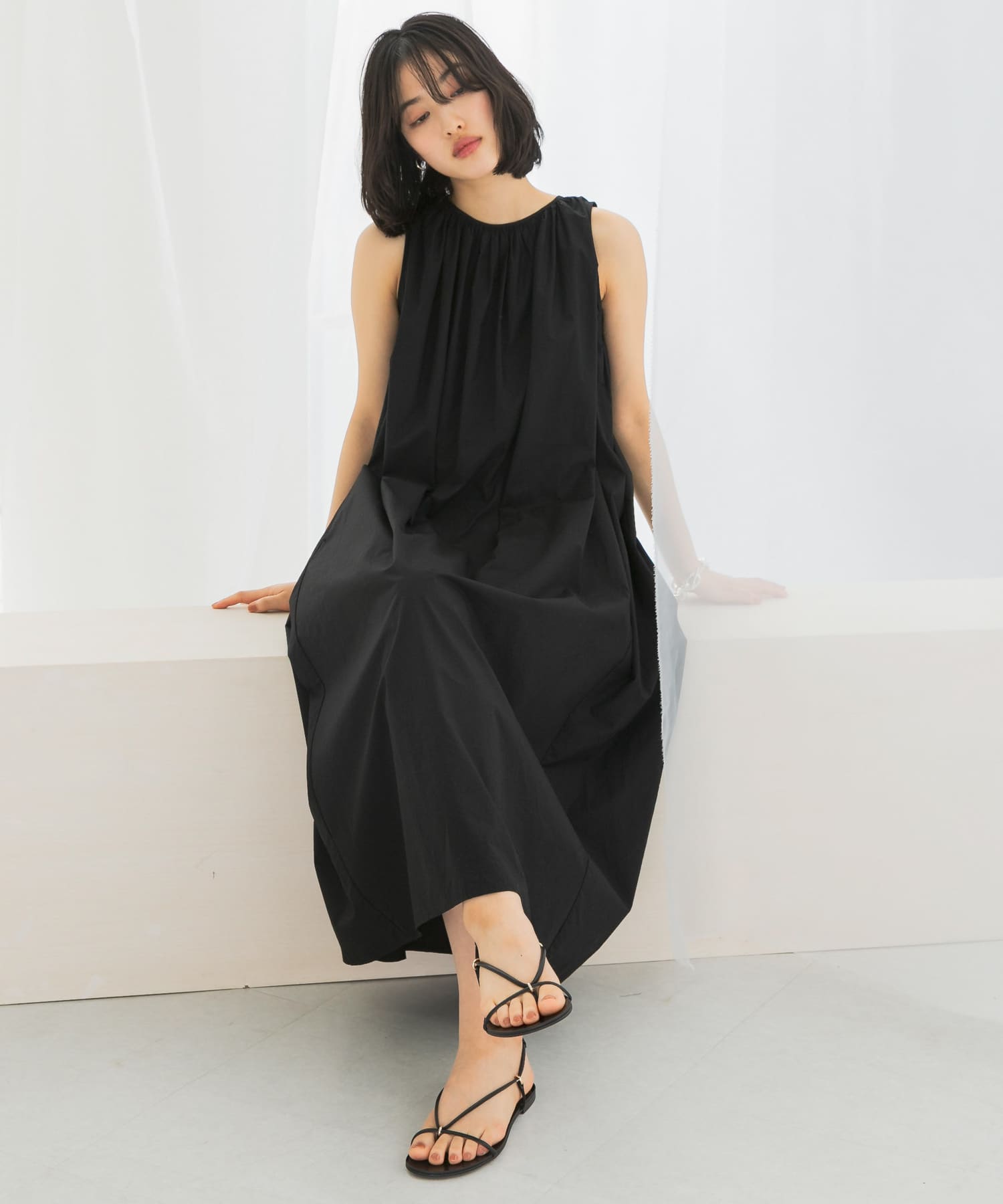 le　RELAXED FIT SHIRRING DRESS