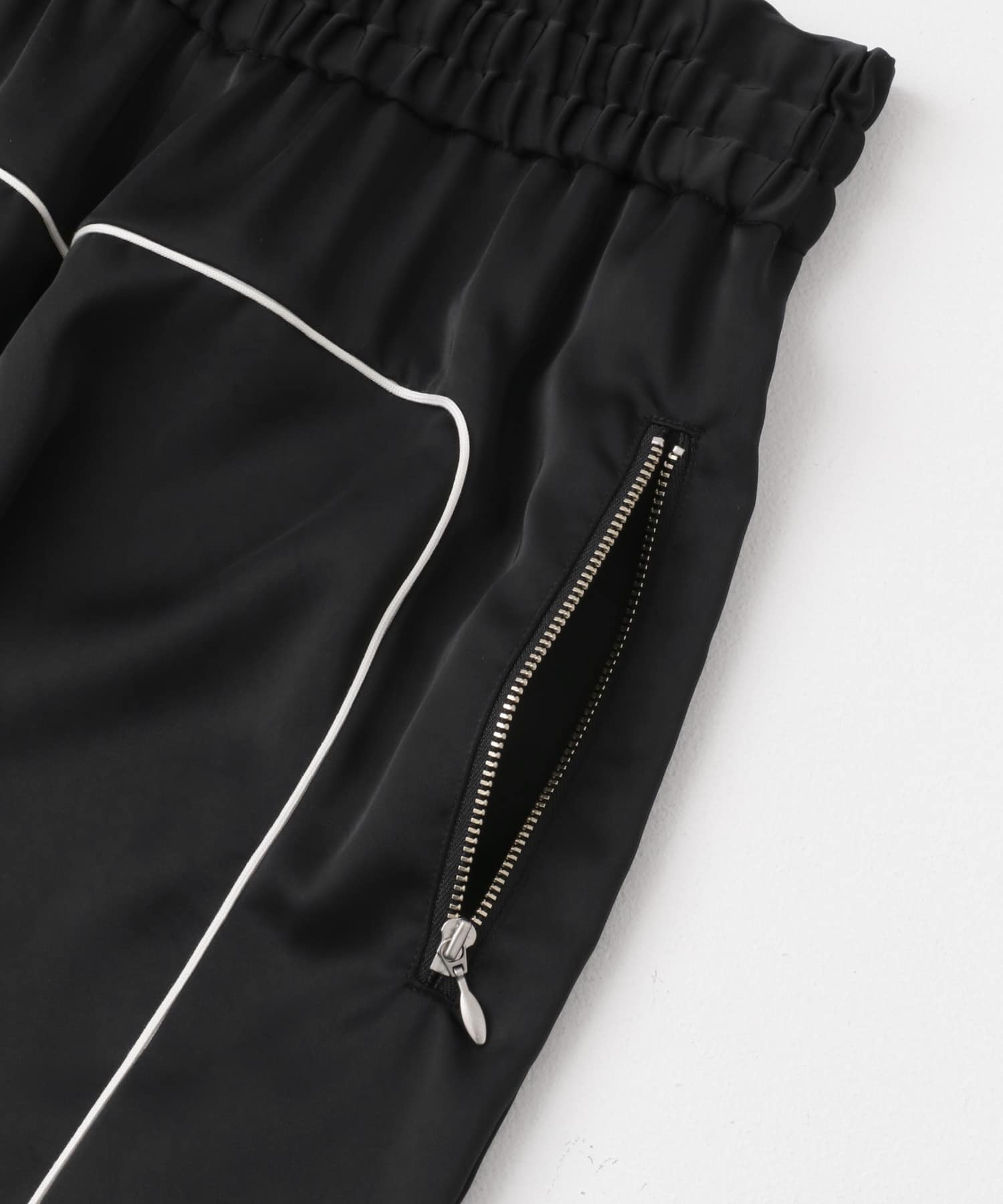 PROTAGONISTA　Satin Line Pants BLACK FREE
