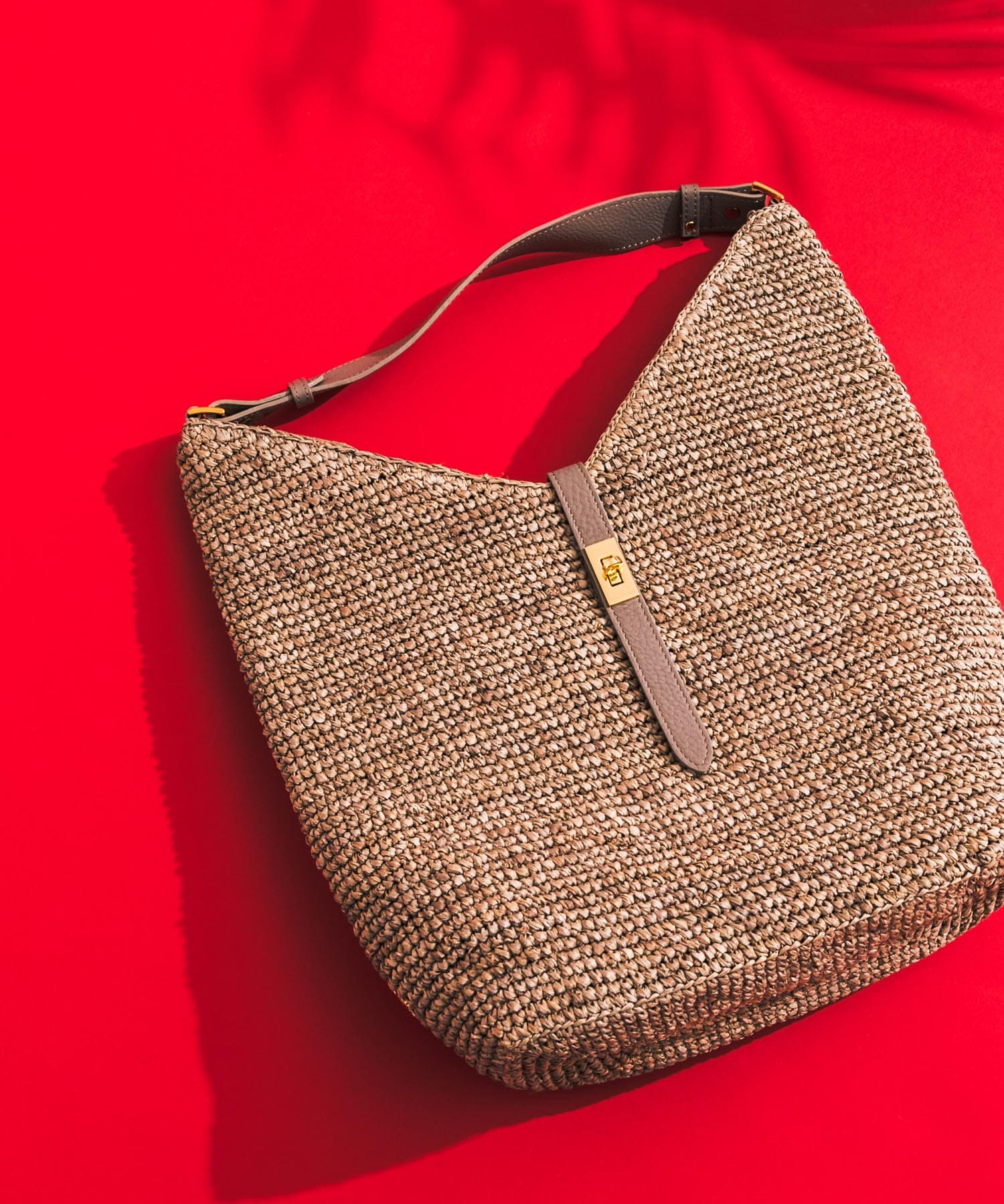 VIOLAd'ORO ラフィアワンショルダーバッグ(- WASH BROWN): バッグ