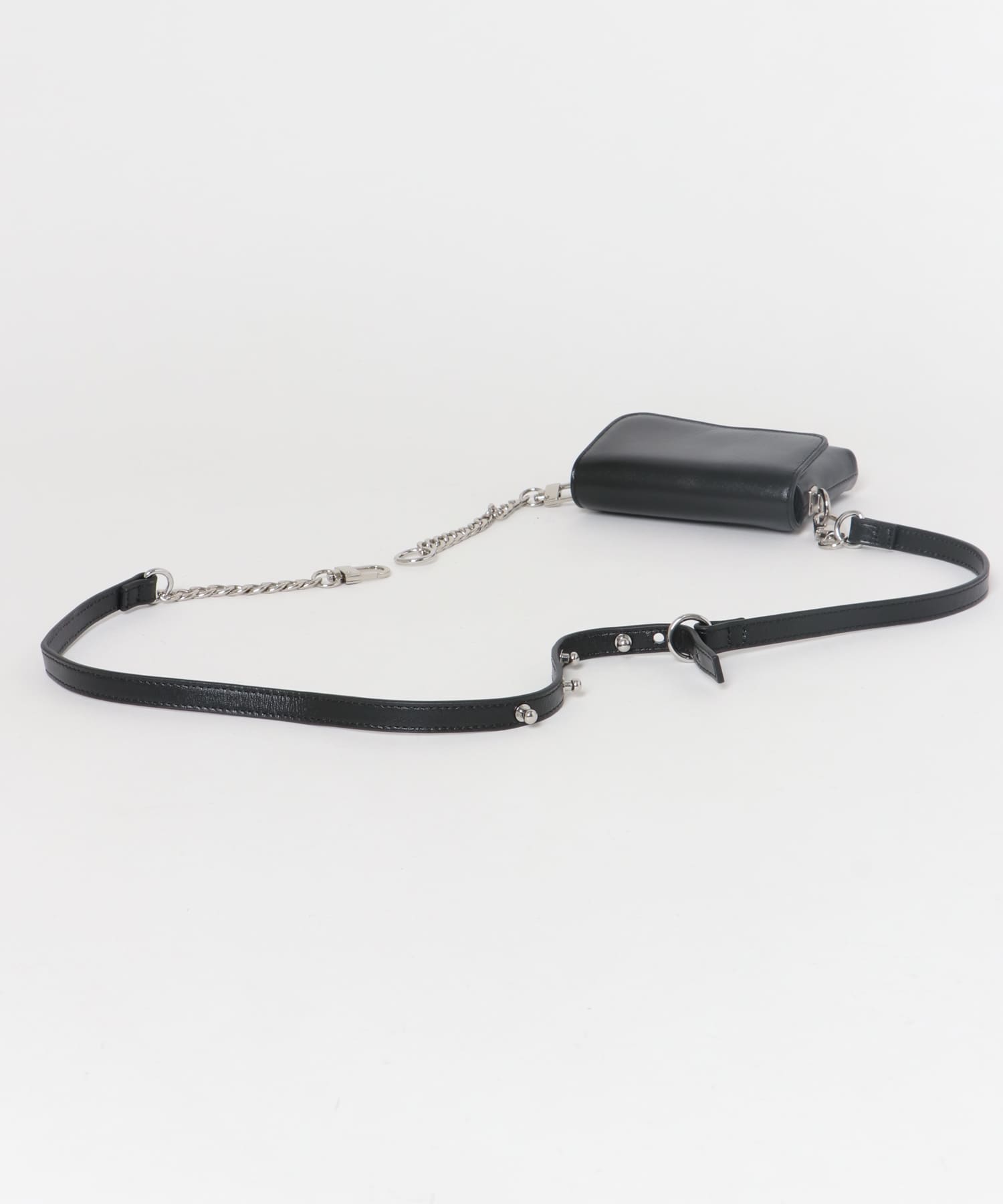 YENN　CHAIN BELT POUCH BLACK FREE