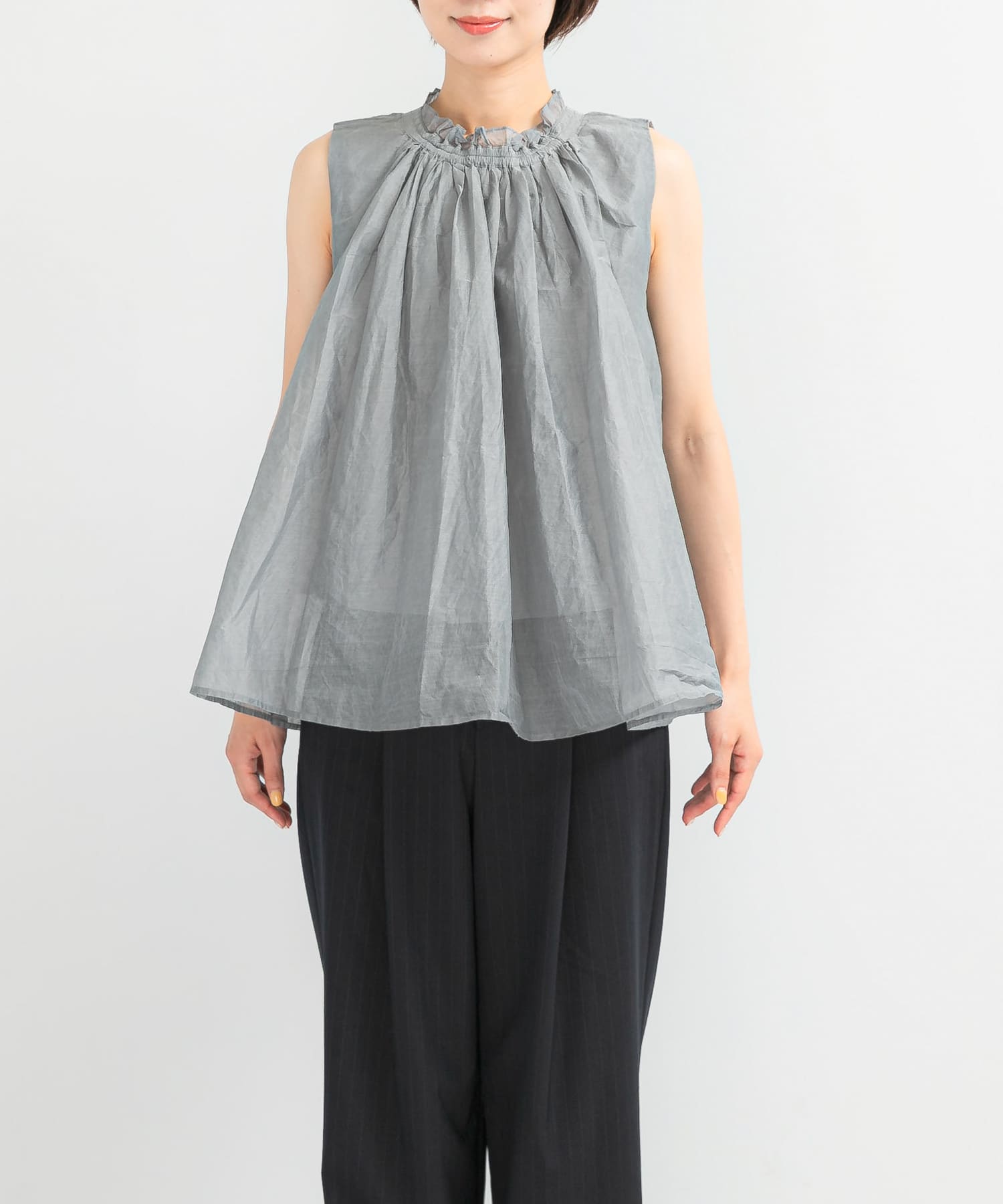 GRAY